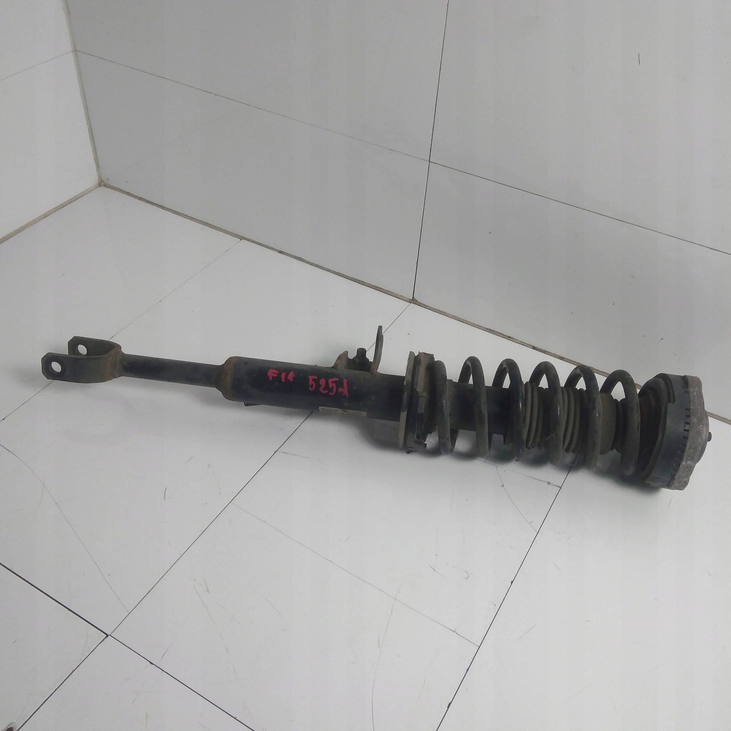 BMW F11 3.0 D STOSSDÄMPFER VORNE LINKS 6797767