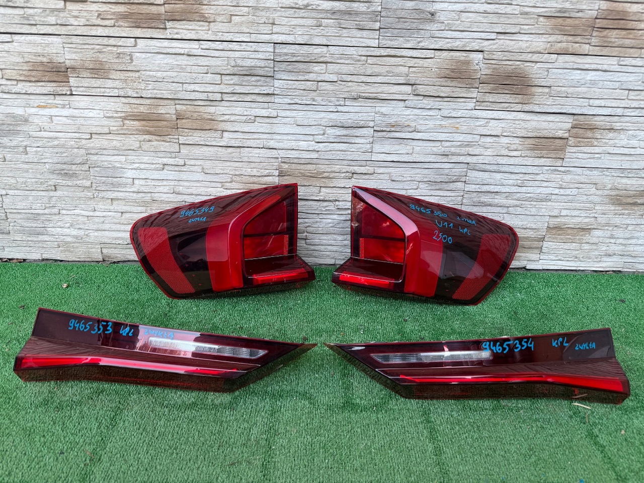 BMW X1 U11 ZWYKŁE Heckleuchte Rückleuchten Link Rechts 9465350 9465349 LHD OE