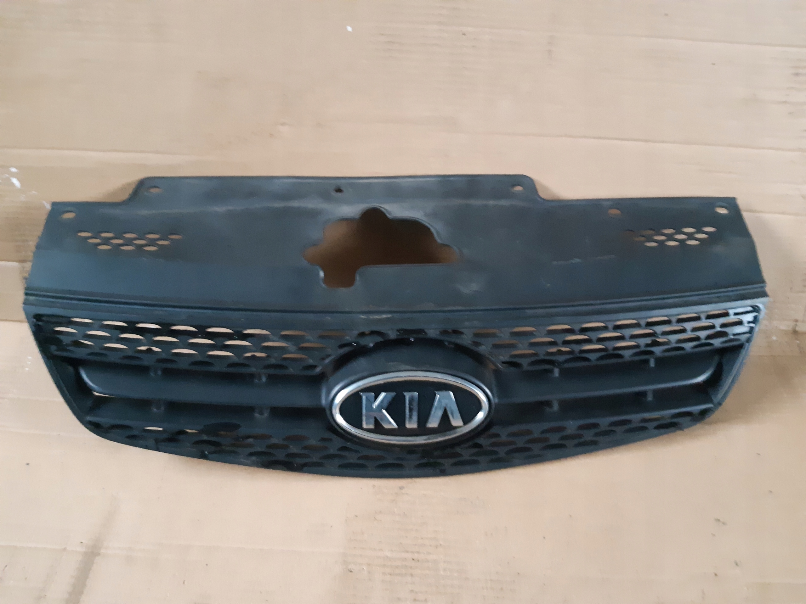 KIA RIO 2005-11 GRILLE DE CALANDRE