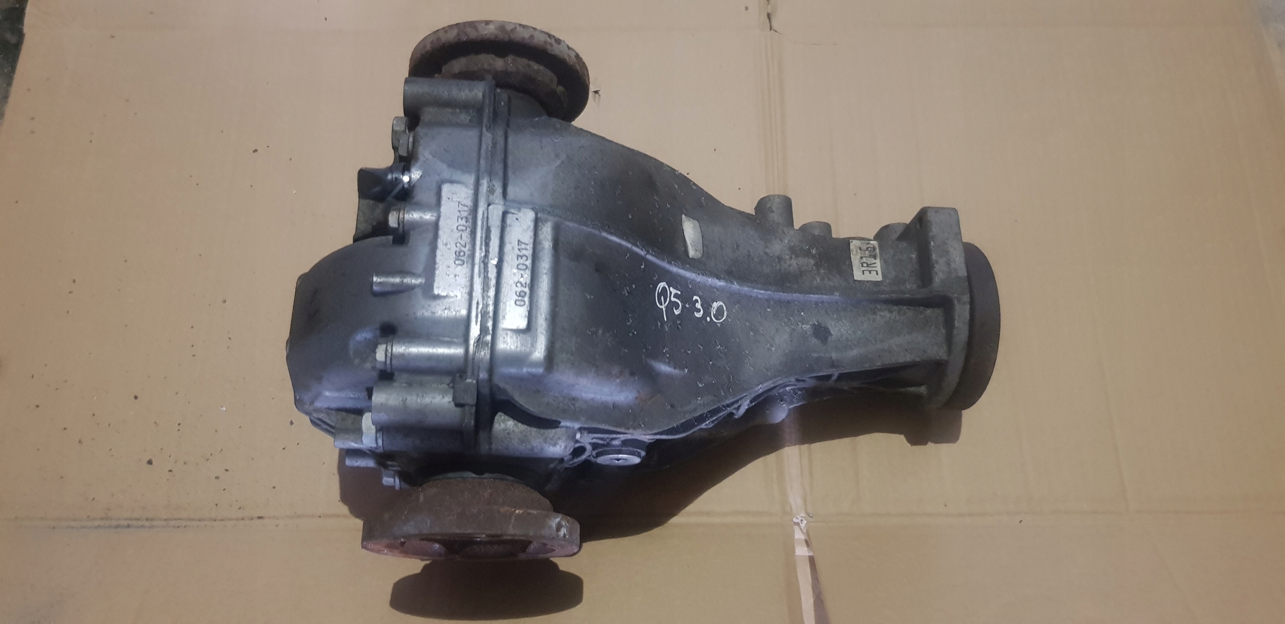 AUDI Q5 3.0 TDI 2012 Carter differenziale assale posteriore 0AR356D LHD OE Parte