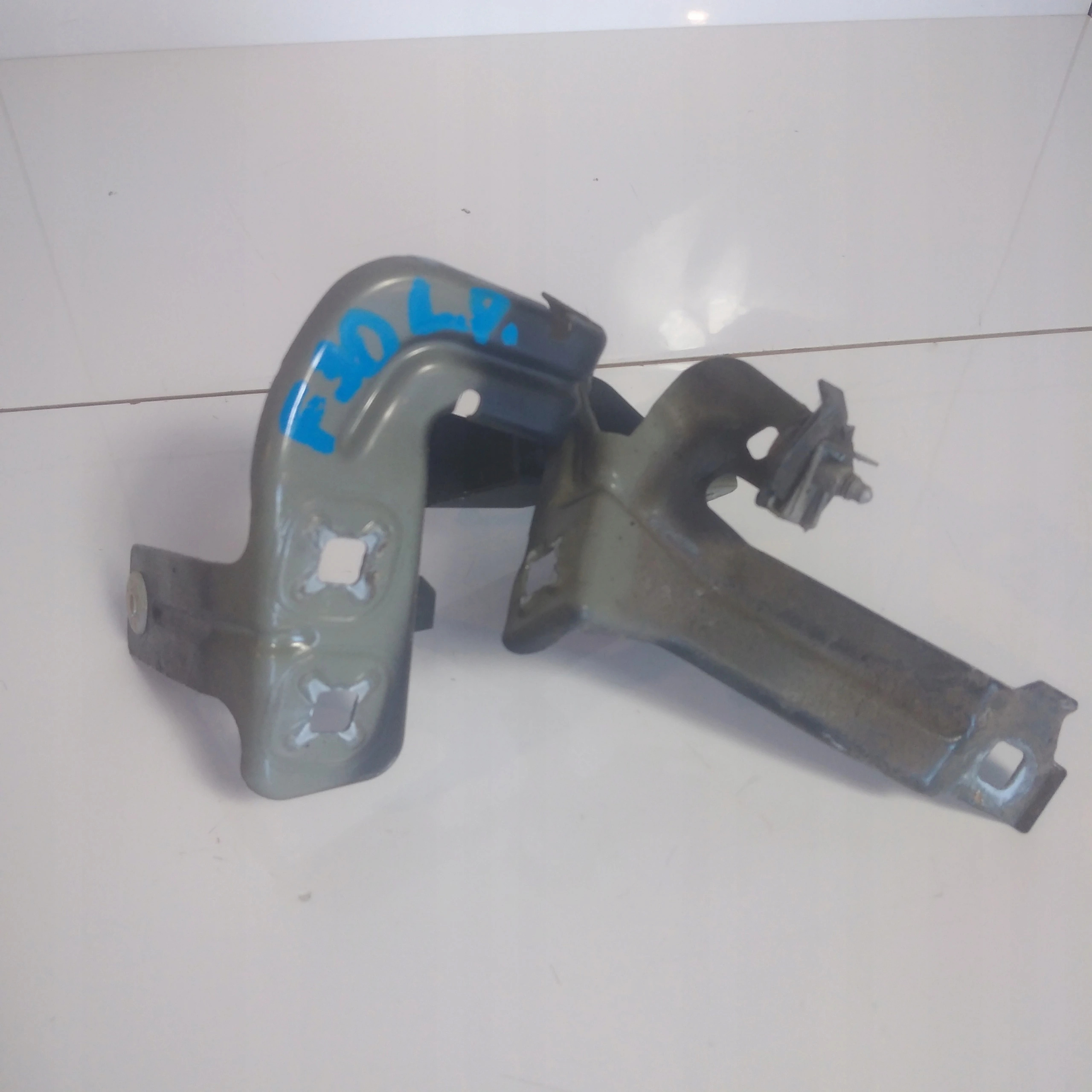 Kotflügelhalter BMW F30 Halterung  Vorne Links