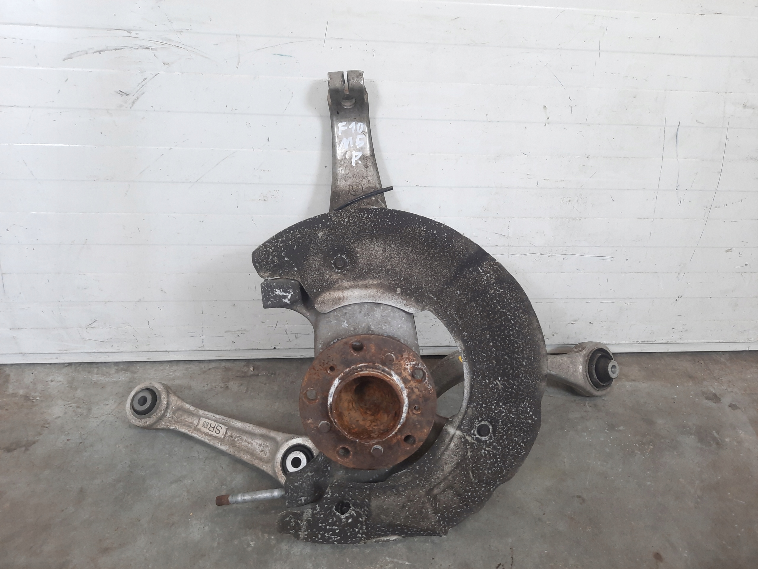 BMW M5 F10 F11 FUSEE D'ESSIEU HUB AVANT DROITE