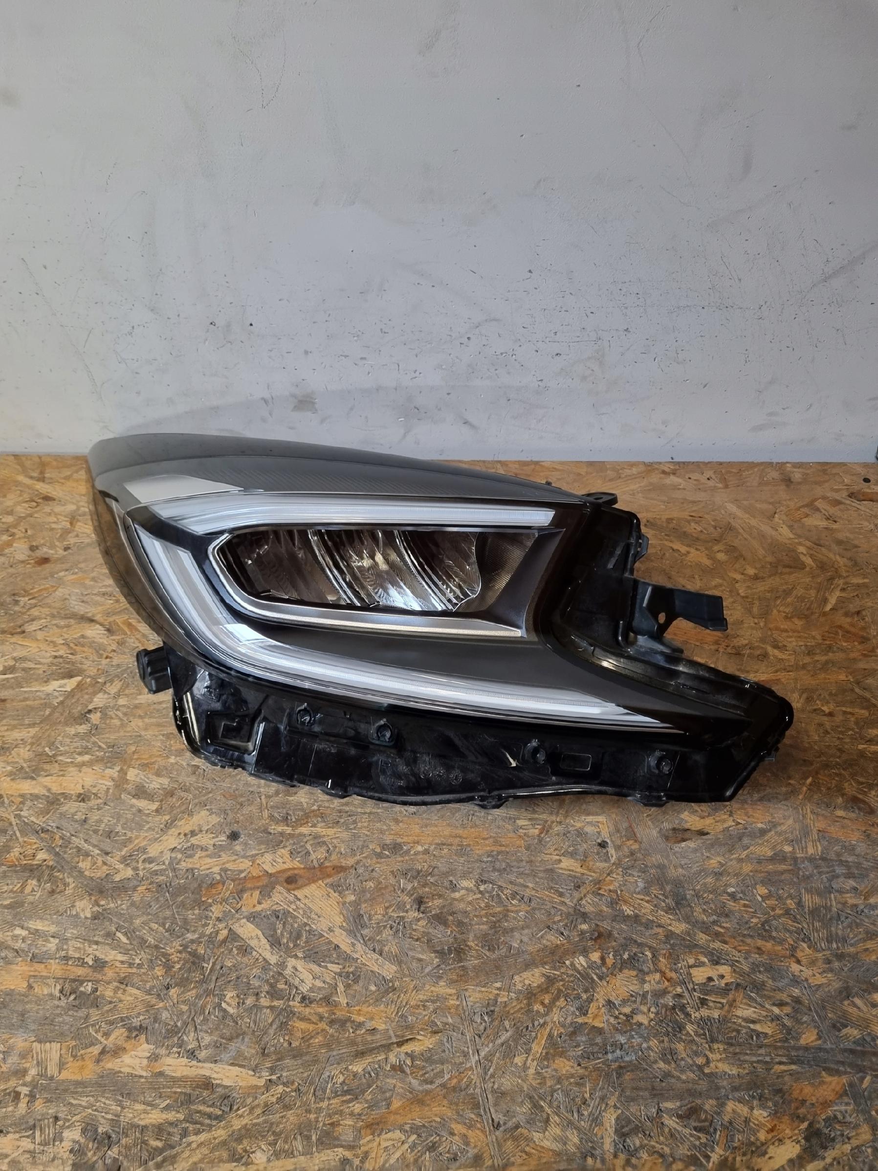 TOYOTA AYGO X 2021- PHARE AVANT DROIT FULL LED KOITO-OH33 OE Pièce d'origine