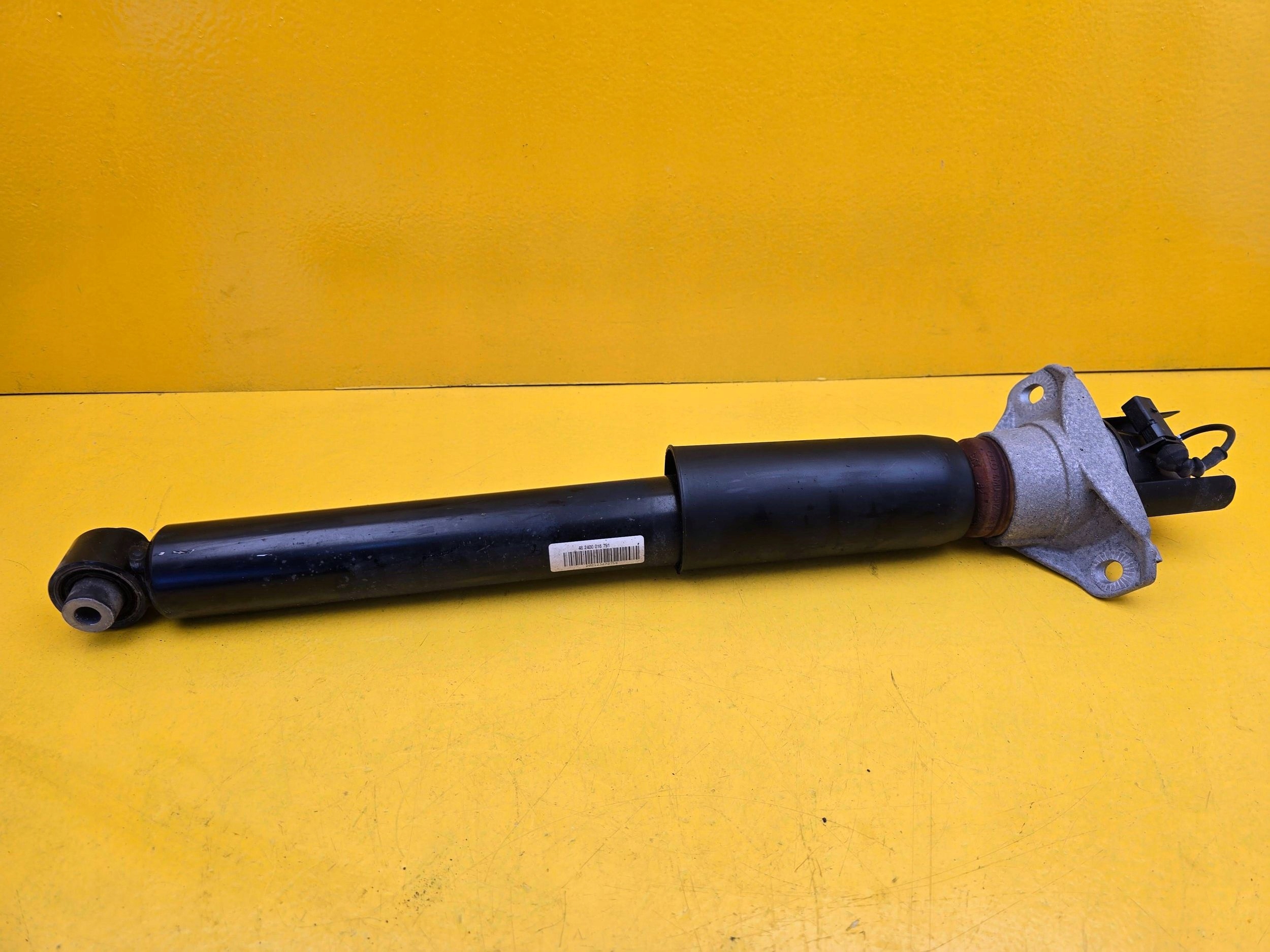 Audi Q8 Stossdämpfer Hinten Rechts Federbein 4M0513021BL OE Original Teil