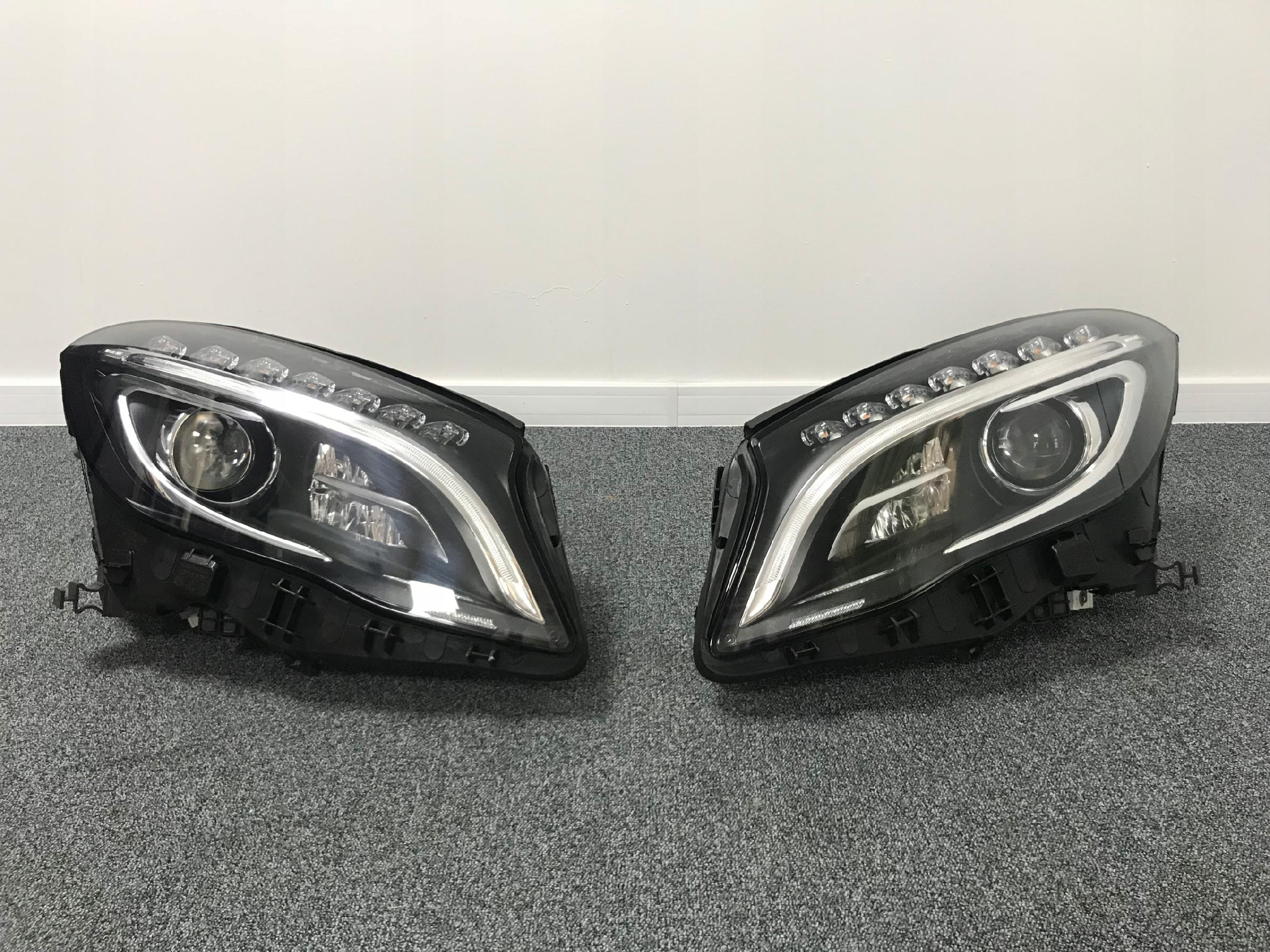 MERCEDES GLA W156 Frontscheinwerfer Rechts OE Original Teil Gebraucht