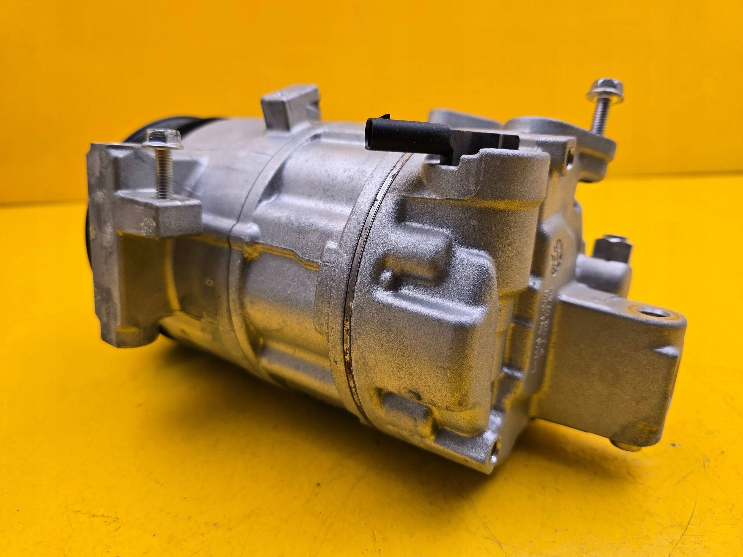 Mazda CX-30 2.0 SKYACTIV-X Klimakompressor A/C AIR CONDITIONING COMPRESSOR
