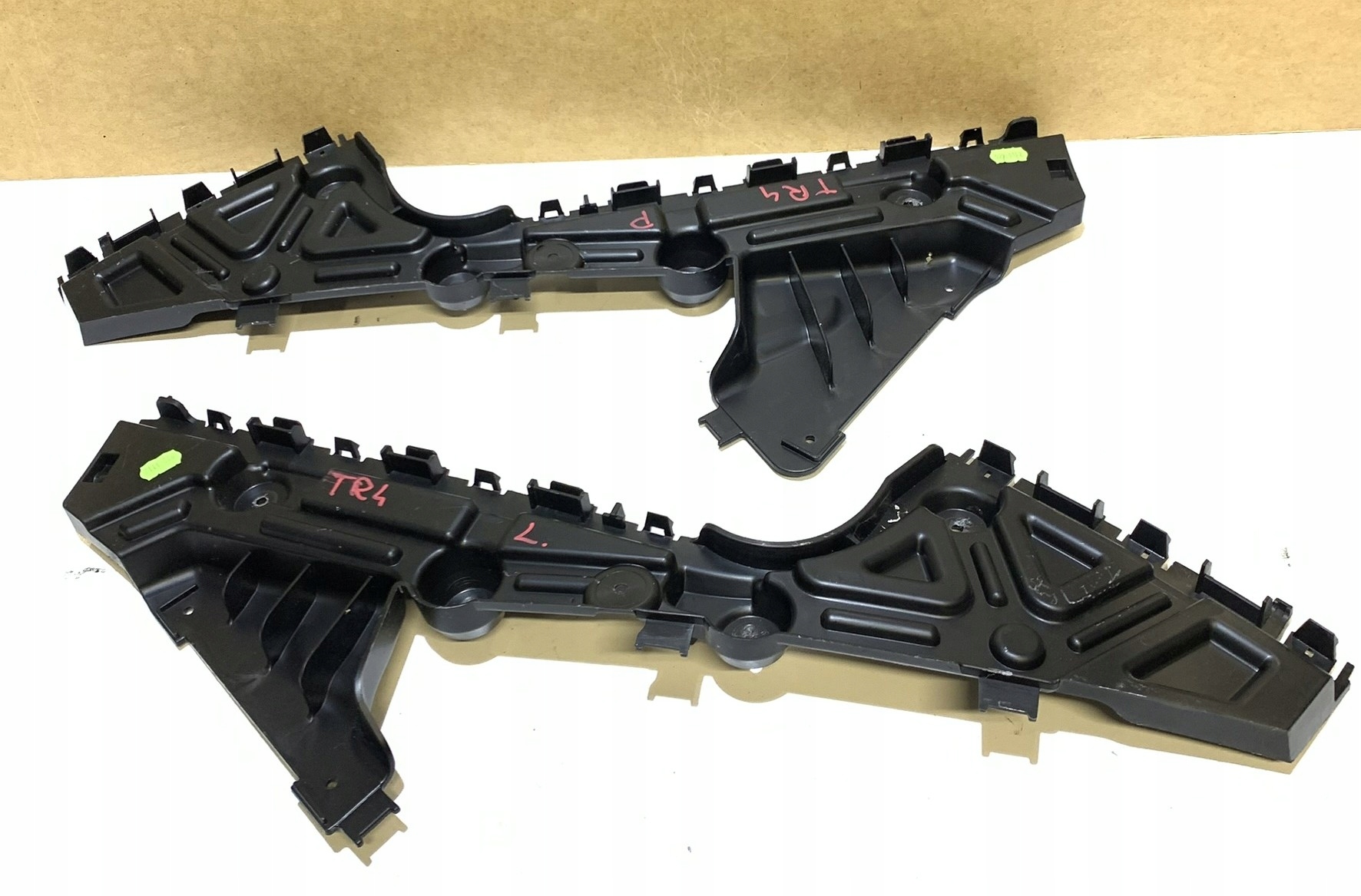 RENAULT TRAFIC III IV LIFT Stoßstangehalter Rechts Hinten 852245827R OE Original