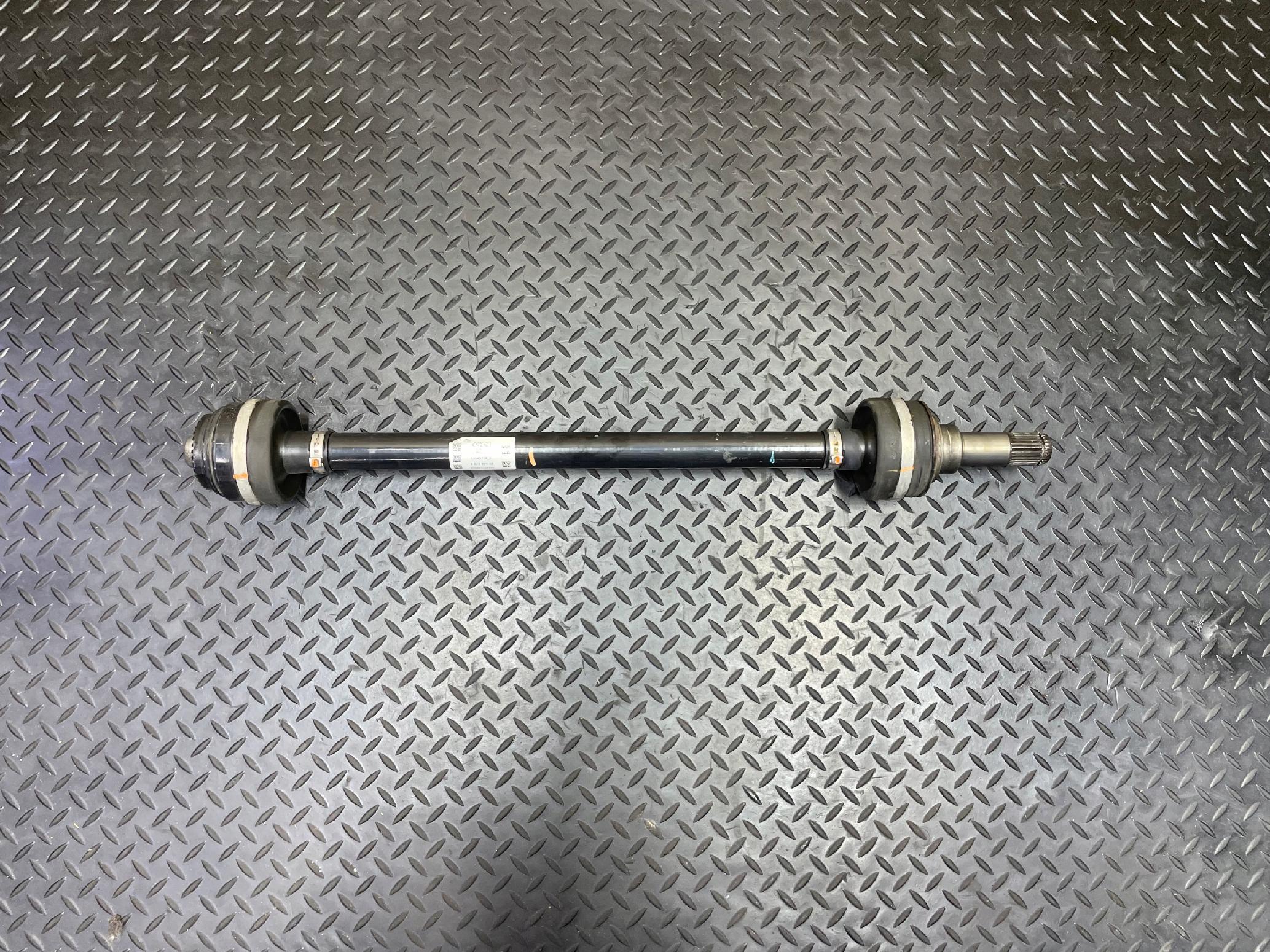 BMW X3 G01 F97 X4 G02 Antriebswelle Hinten Links 8679939 OE BMW TEIL Gebraucht Original