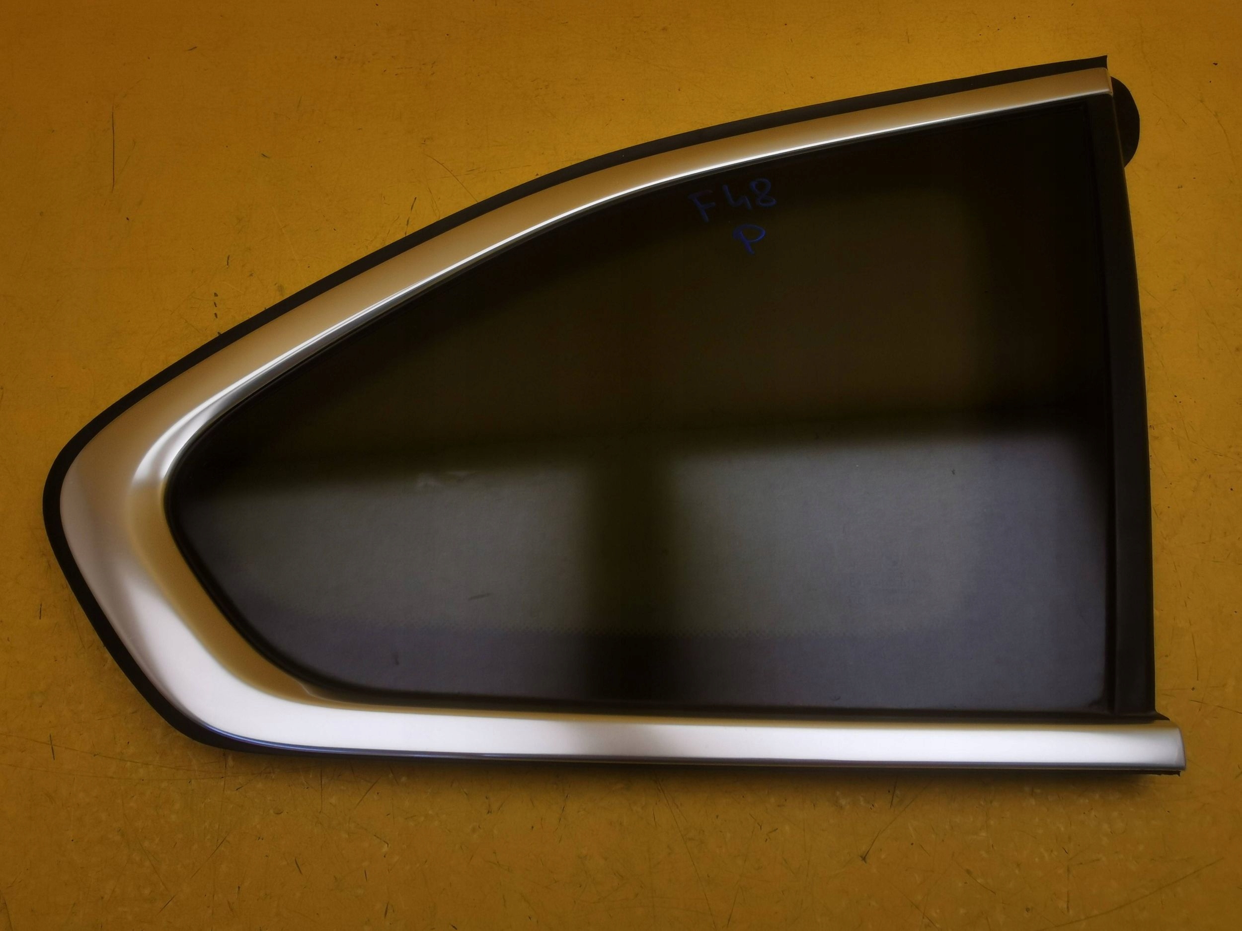 BMW X1 F48 Scheibe Seitenscheibe Rechts Hinten 7406872 OE Original Teil