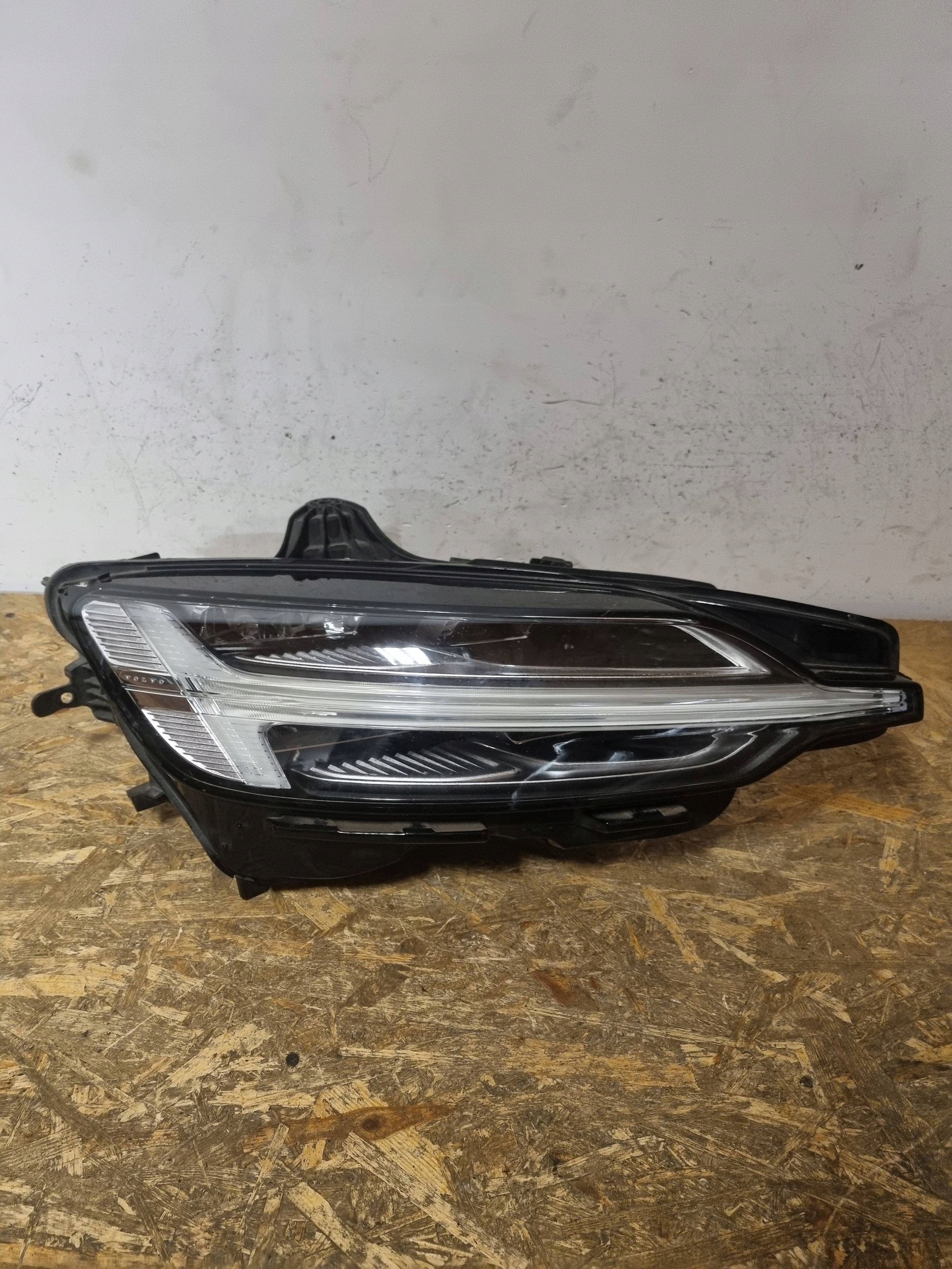 VOLVO V60 S60 FULL LED ACTIVE HIGH BEAM Phare AVANT DROIT 7010V OE Pièce