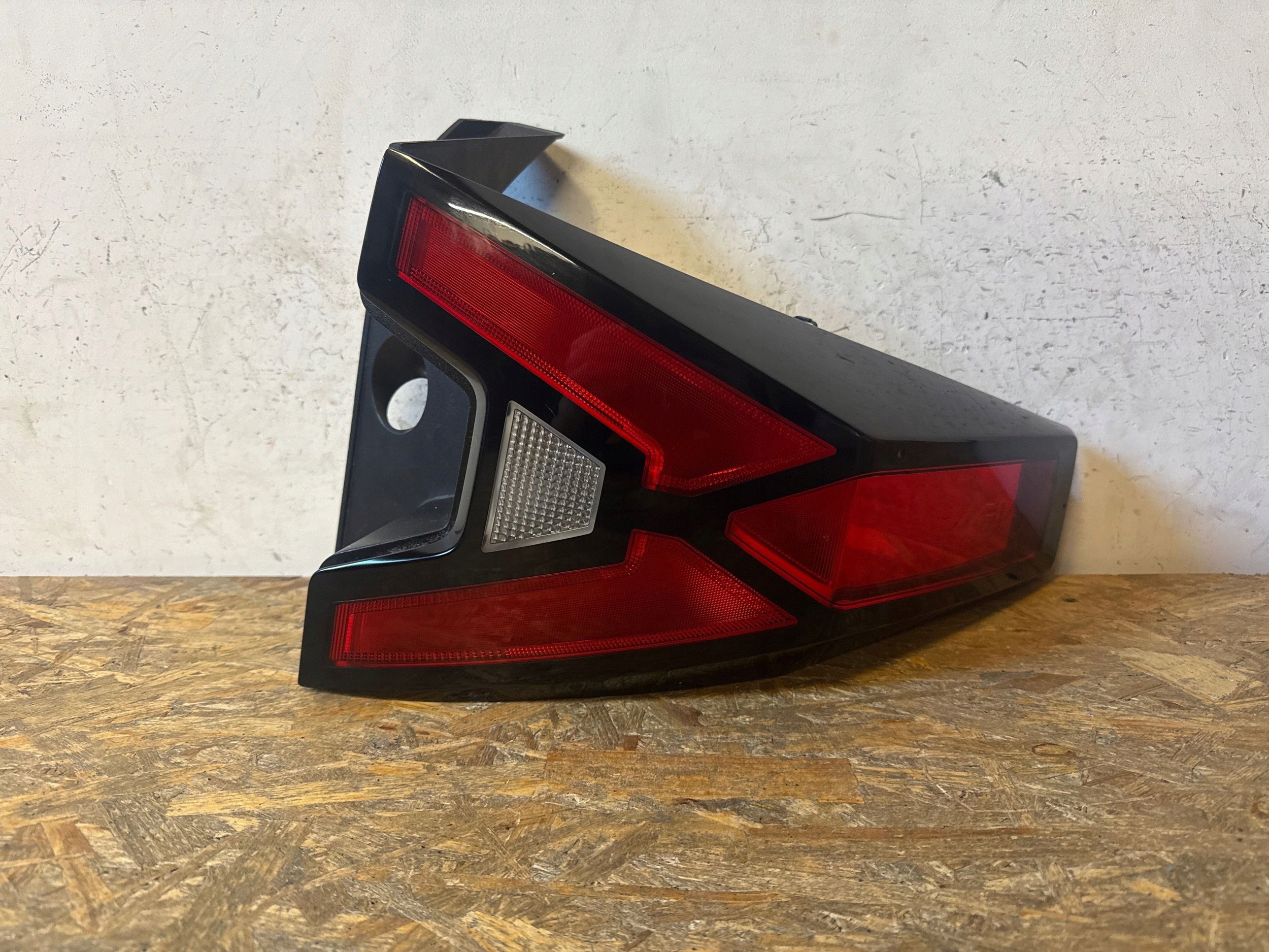 DACIA DUSTER 3 III LED LHD Heckleuchte Rückleuchte Rechts 265505416r OE Original