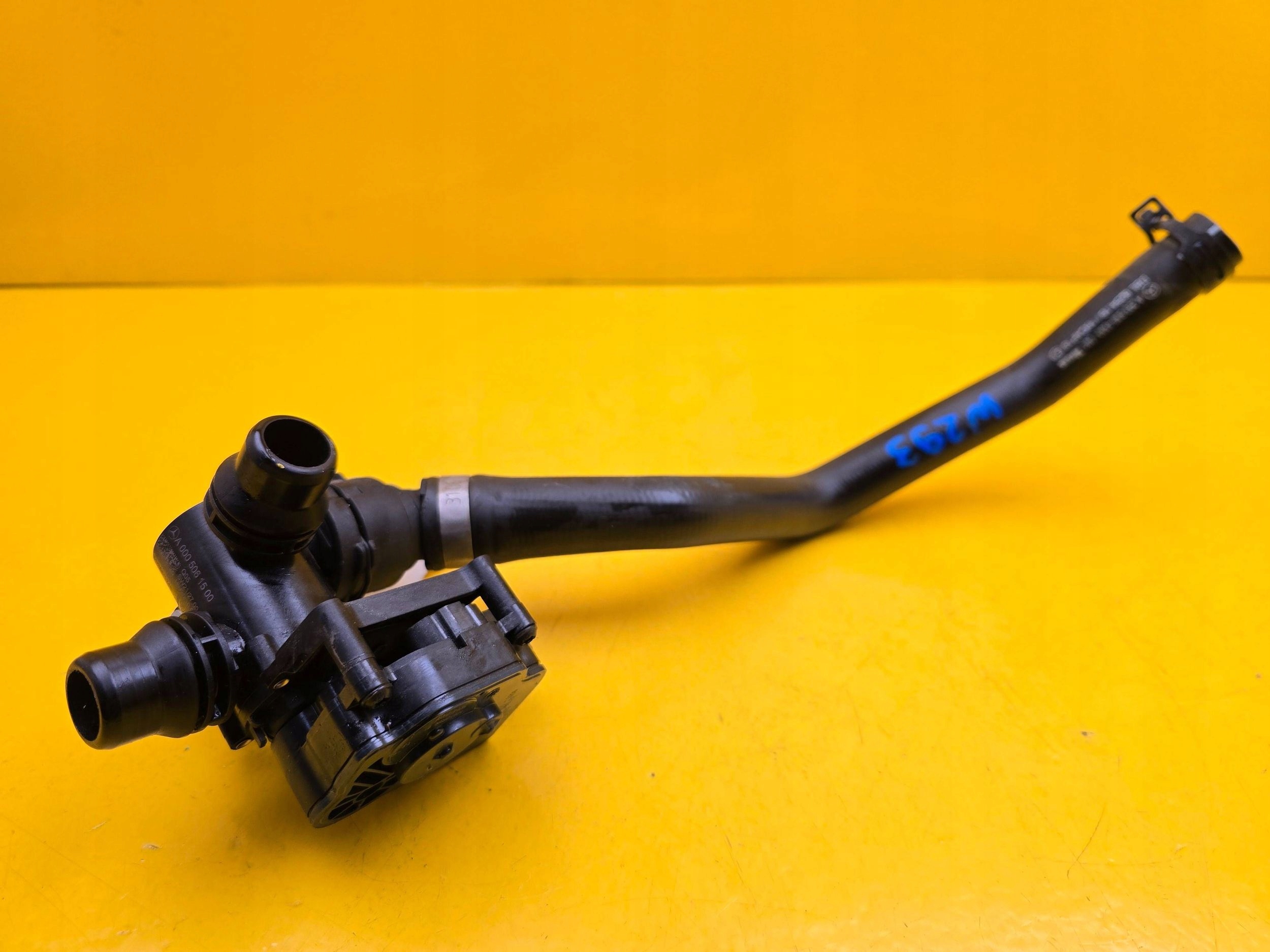 Mercedes-Benz EQC W293 N293 Wasserventil A0005061500 OE Original Teil Gebraucht