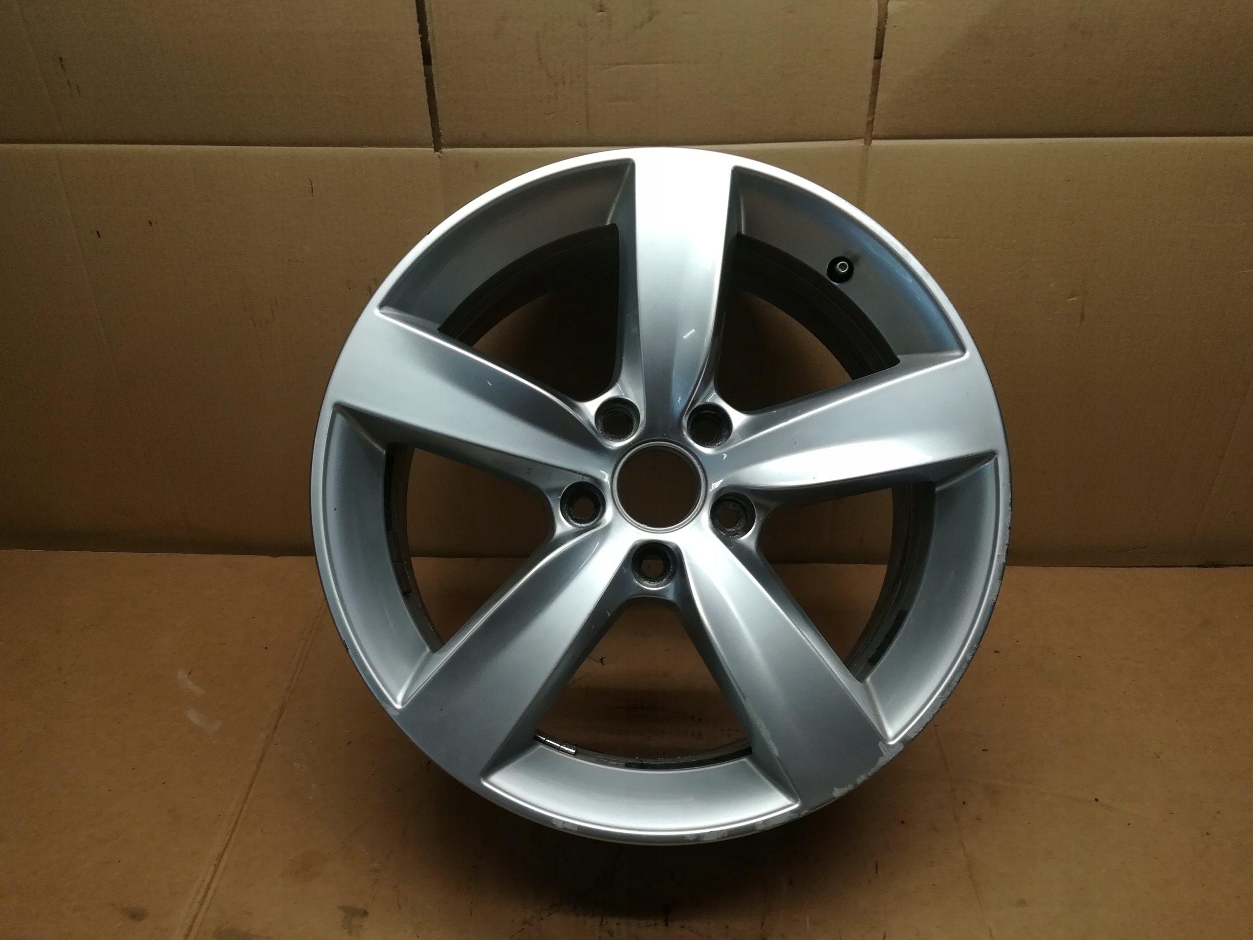 VW 7JX17 ET39 5x112 Aluminiumfelge 17X7.0 Silber 7N0601025H OE Original Teil