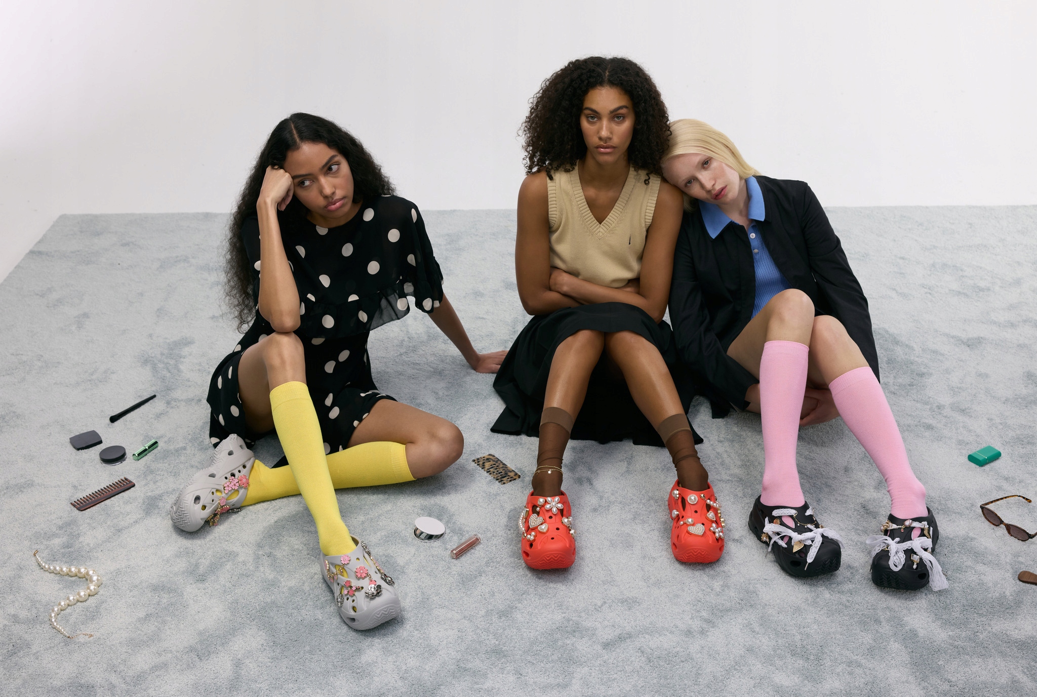 Crocs Damskie Wygodne Lekkie Buty Chodaki Klapki Caged 211141 Clog 37-38