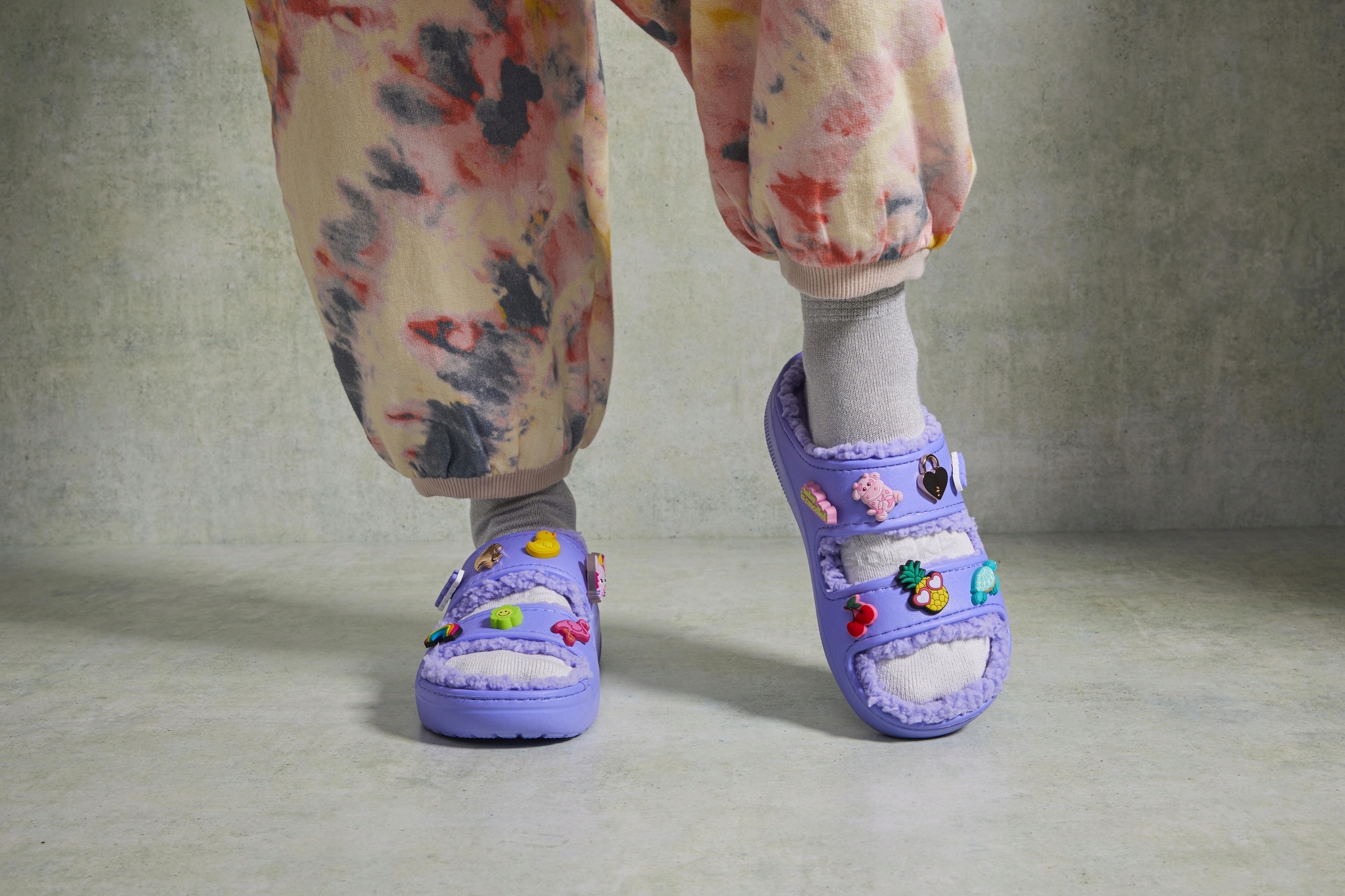 Damskie Ocieplane Klapki Crocs Classic Cozzy 39,5