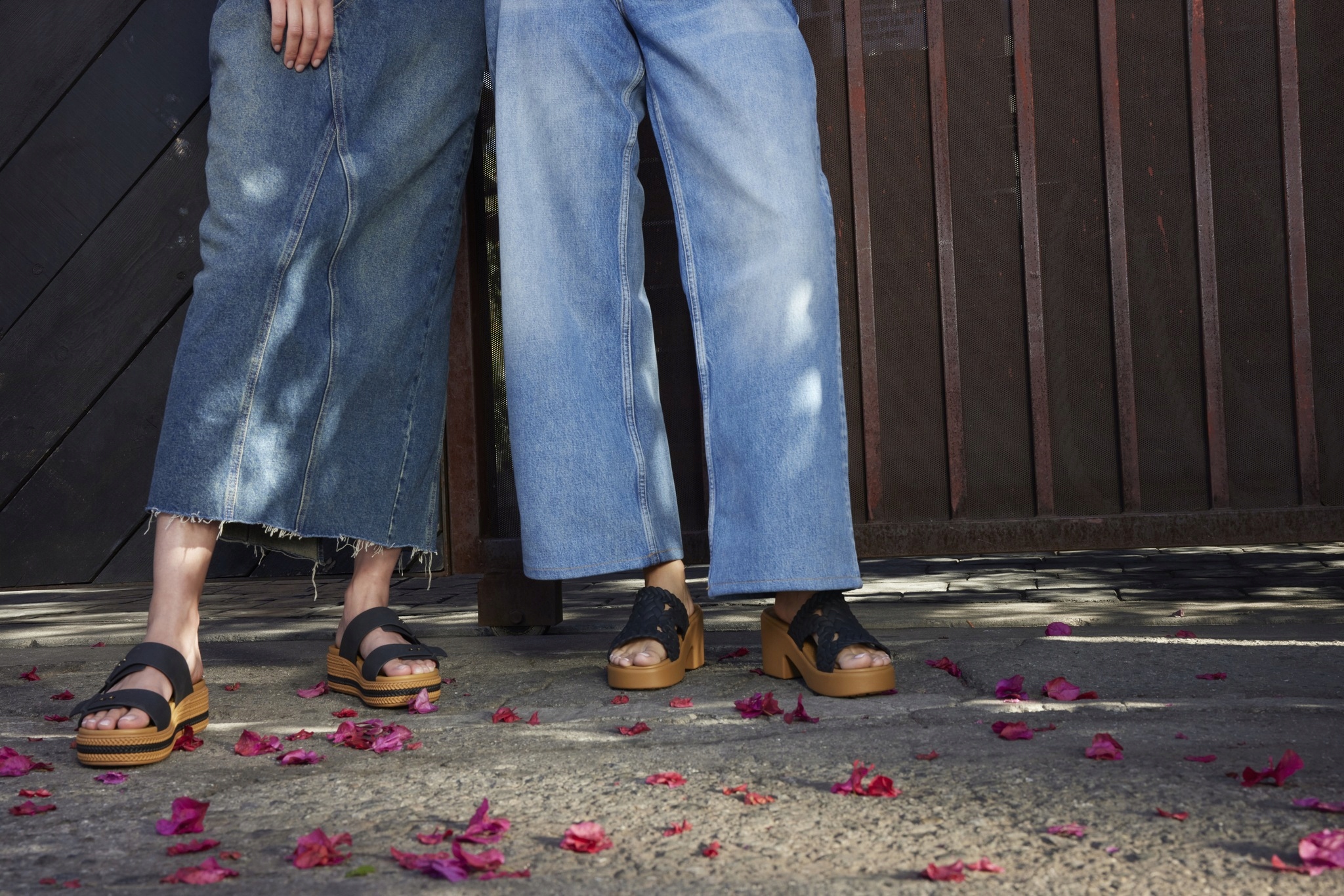 Damskie Klapki Koturn Crocs Brooklyn Woven Heel 209979 Slide 38-39