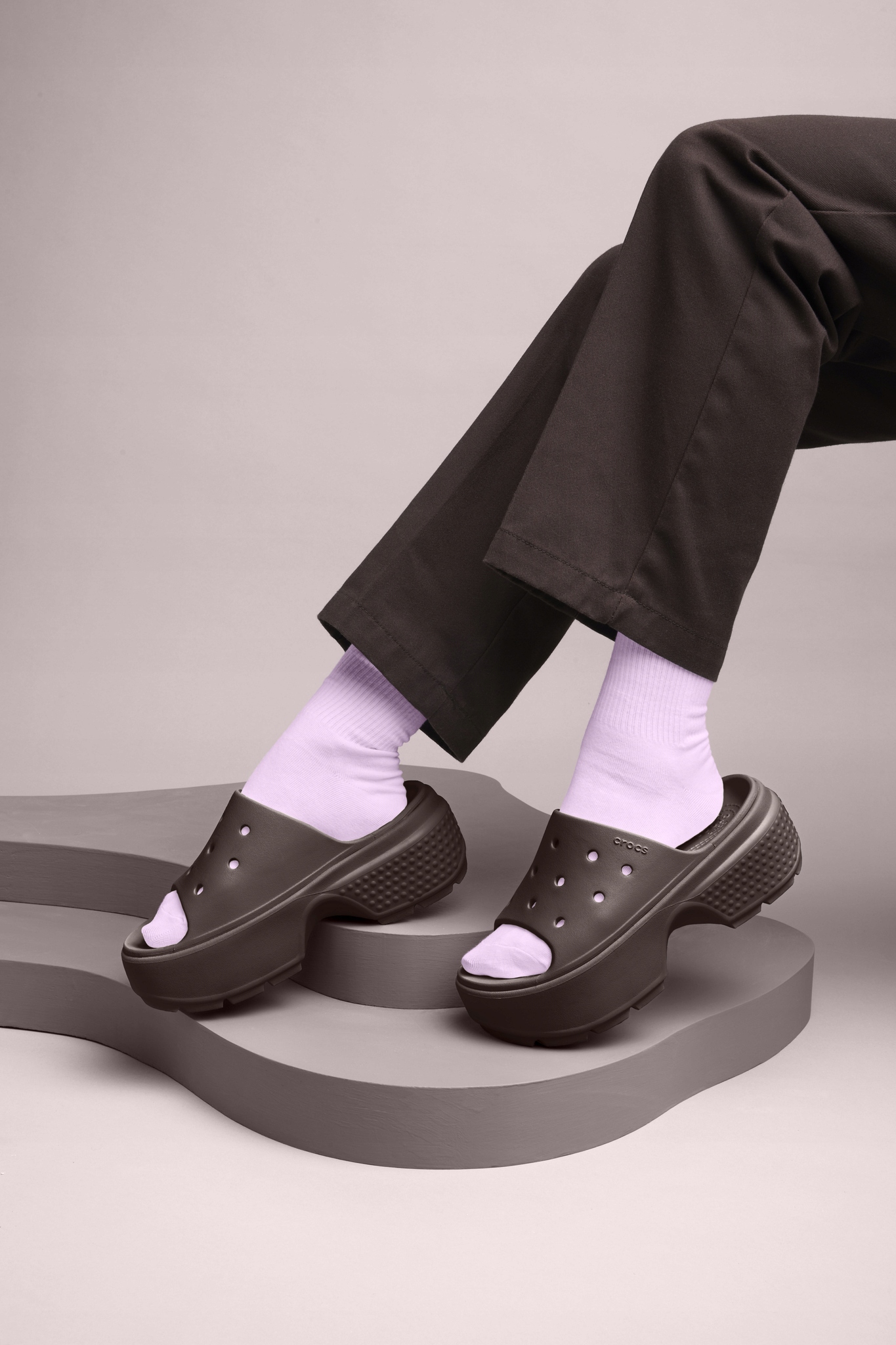 Damskie Buty Klapki Platforma Crocs Stomp 209346 Slide 38-39