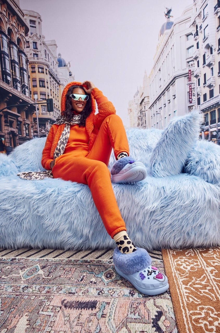 Damskie Ocieplane Buty Chodaki Crocs Furever Crush 208446 Clog 41-42