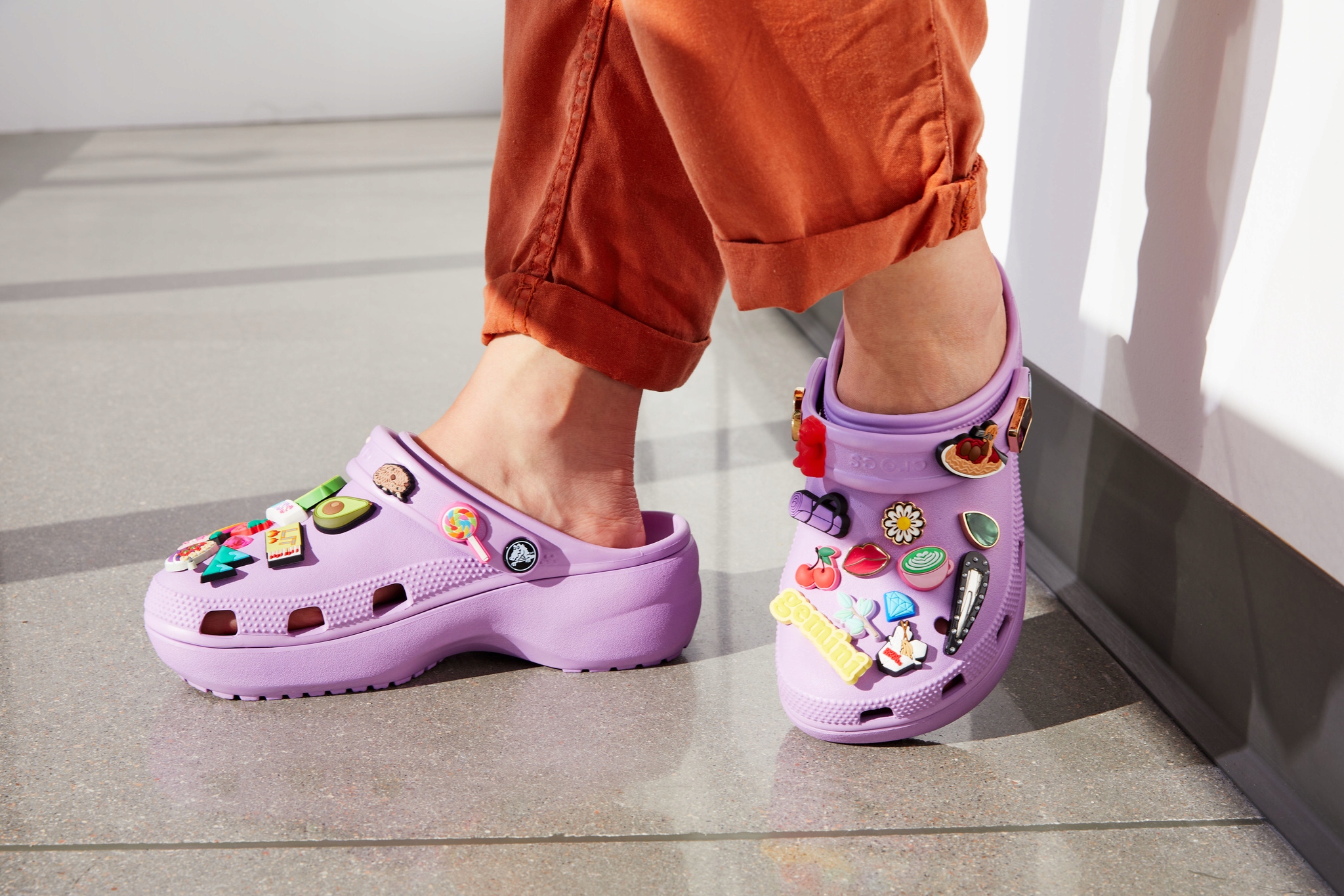 Crocs Damskie Buty Chodaki Klapki Baya Platform 208186 Clog 38-39