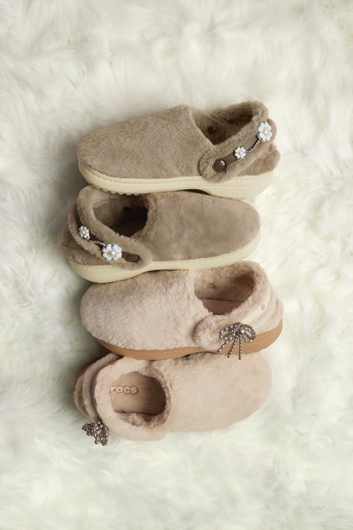 Crocs Damskie Ciepłe Kapcie Domowe Classic Unfurgettable 211116 Clog 38-39