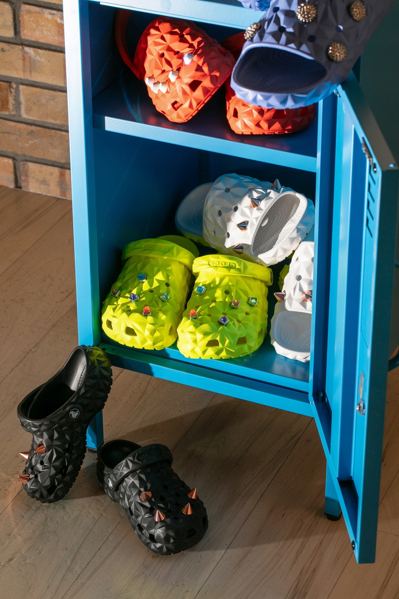 Damskie Buty Klapki Crocs Classic V2 209401 Slide 38-39