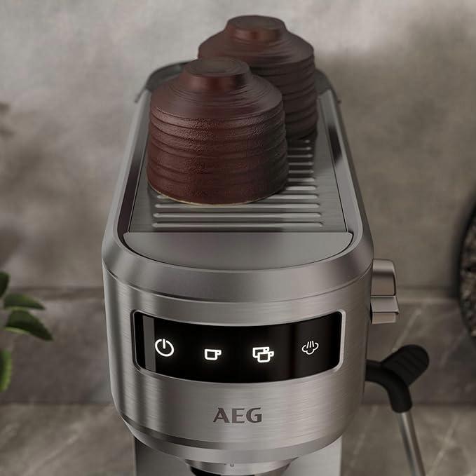 AEG EC6-1-6BST – spieniacz mleka