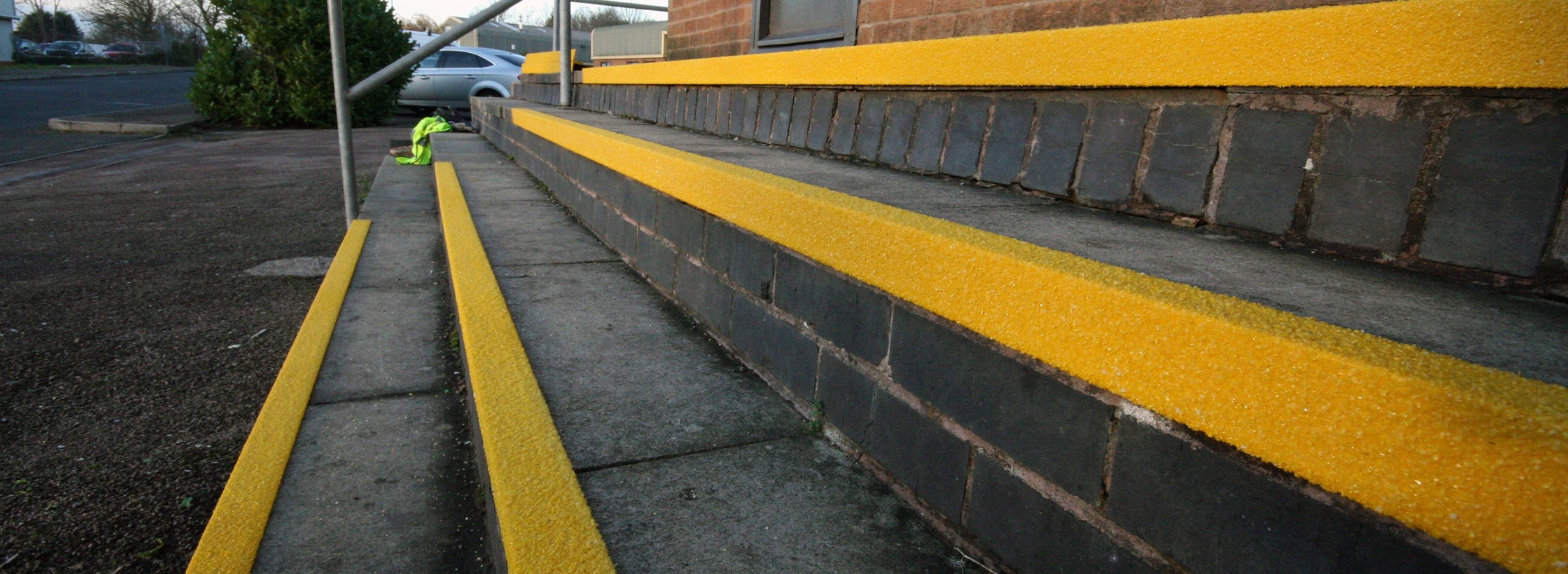 Nakładka listwa antypoślizgowa na schody zewnętrzne wew. betonowe 1 m