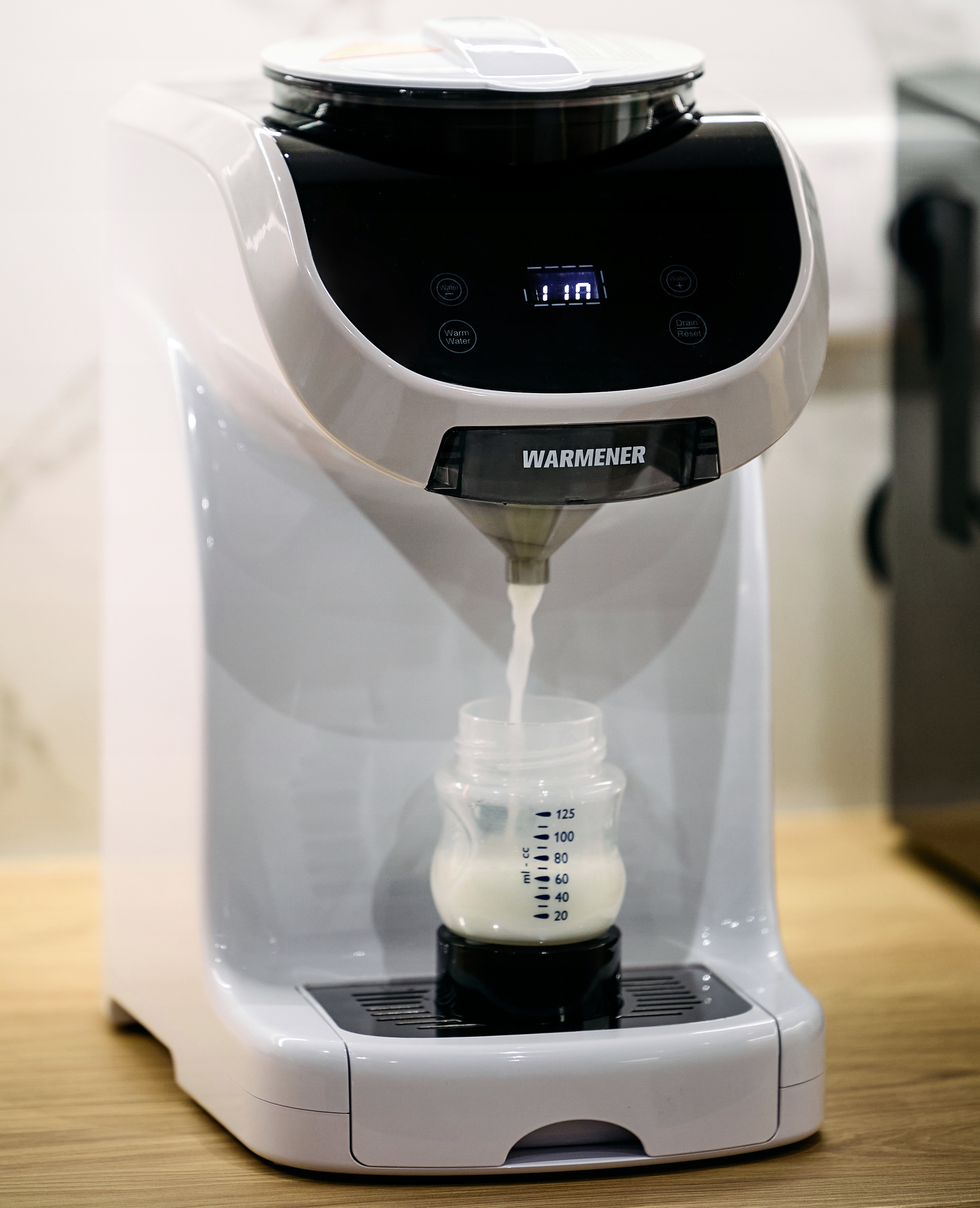 Ekspres Warmener™ na blacie kuchennym – stylowa i kompaktowa konstrukcja