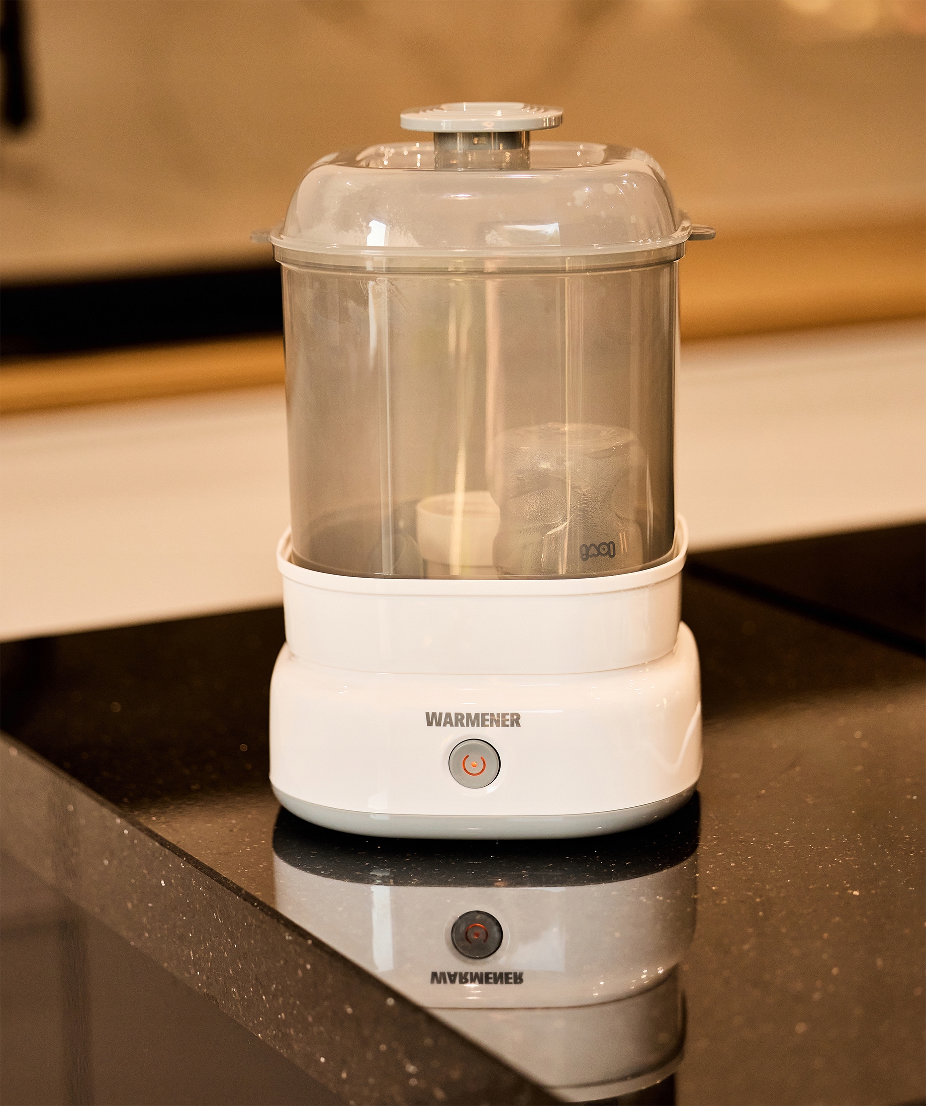Kompaktowy sterylizator Warmener™ – higieniczny design, idealny do każdej kuchni