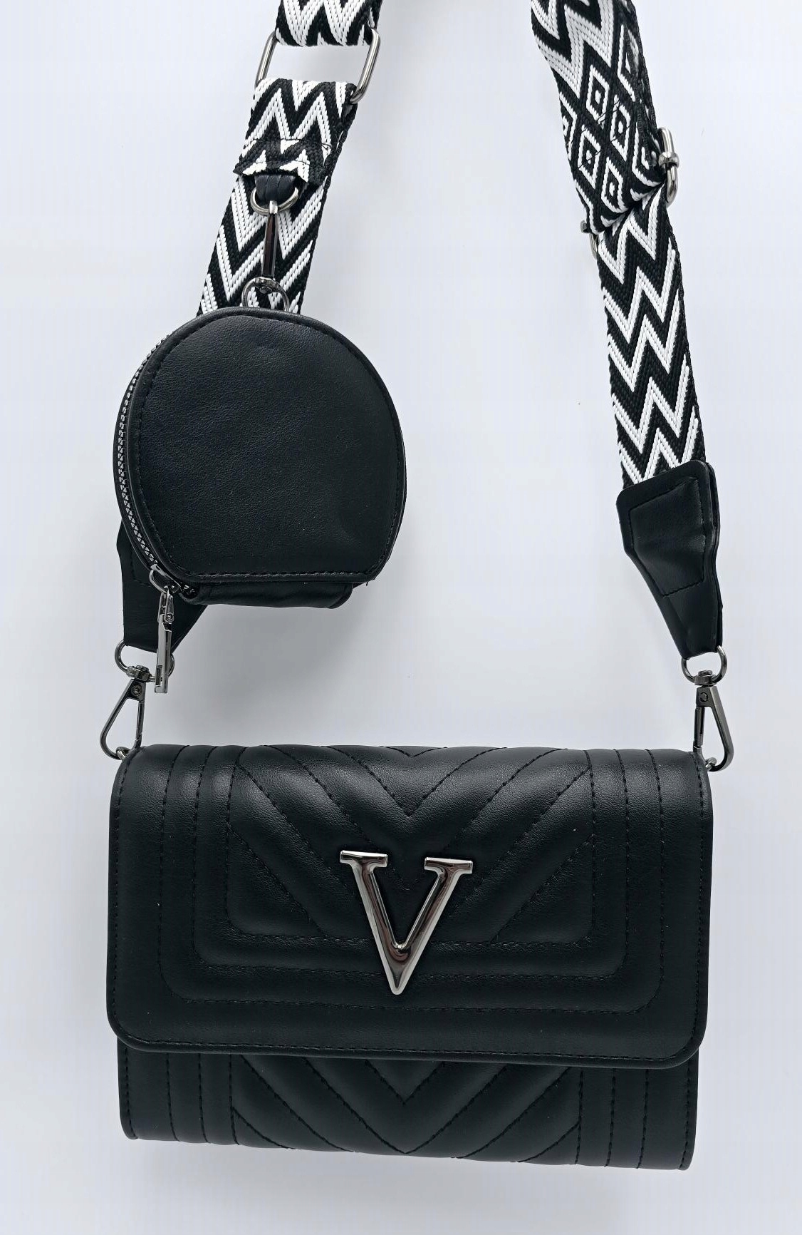 Victoria J. - torebka listonoszka przeszycia pasek BOHO czarny mat VJ-944