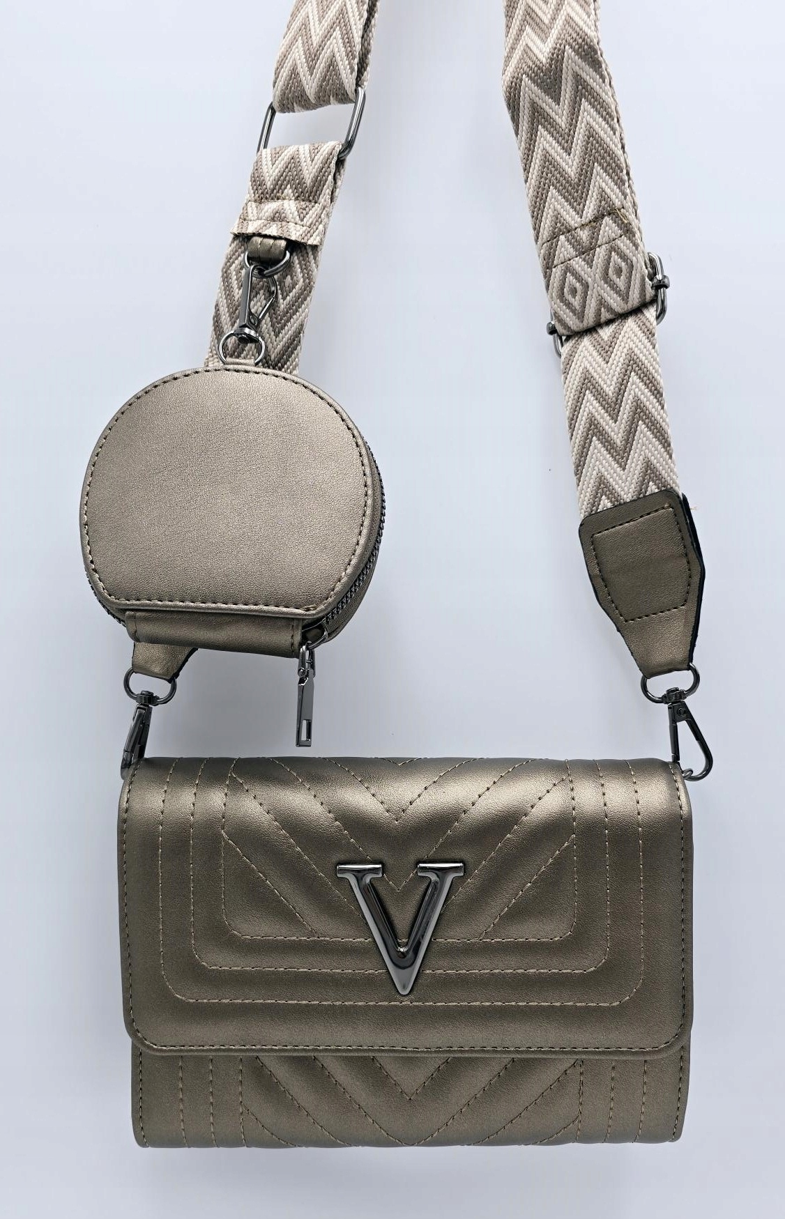 Victoria J. - torebka listonoszka przeszycia pasek BOHO złoty VJ-944