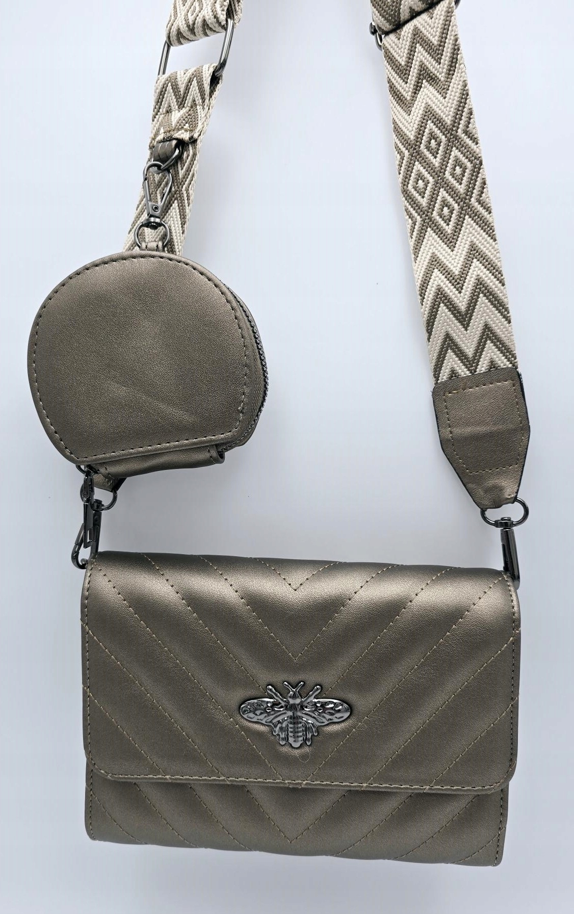 Victoria J. torebka listonoszka przeszycia pszczoła pasek BOHO złoty VJ-942