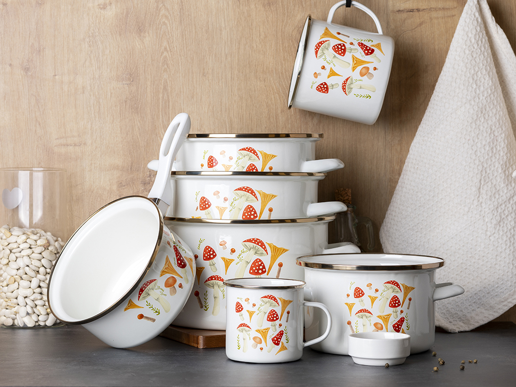 GARNEK EMALIOWANY BIAŁY GRZYBY ZŁOTE OKUCIE EMALIA PLESZEW 18 CM 2,65 L