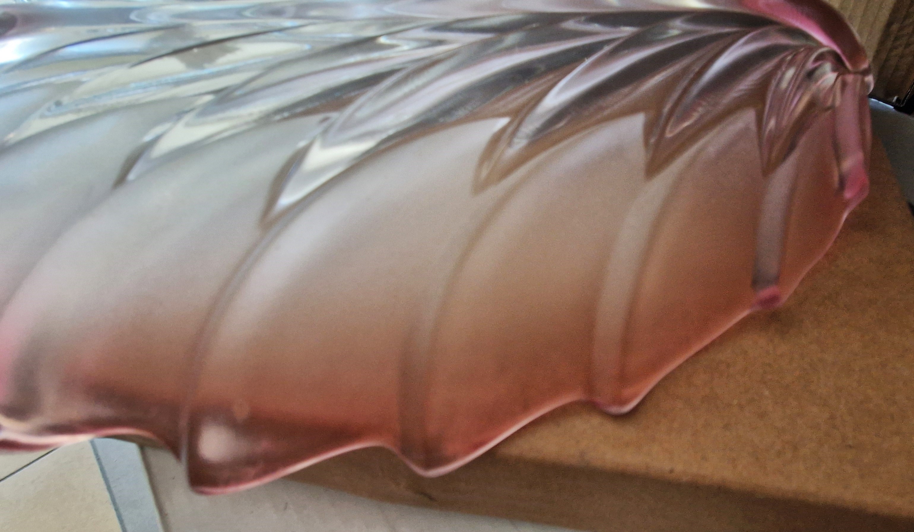 PÓŁMISEK SZKLANY LIŚĆ RÓŻOWY WALTHER GLASS 29,5 CM X 22 CM