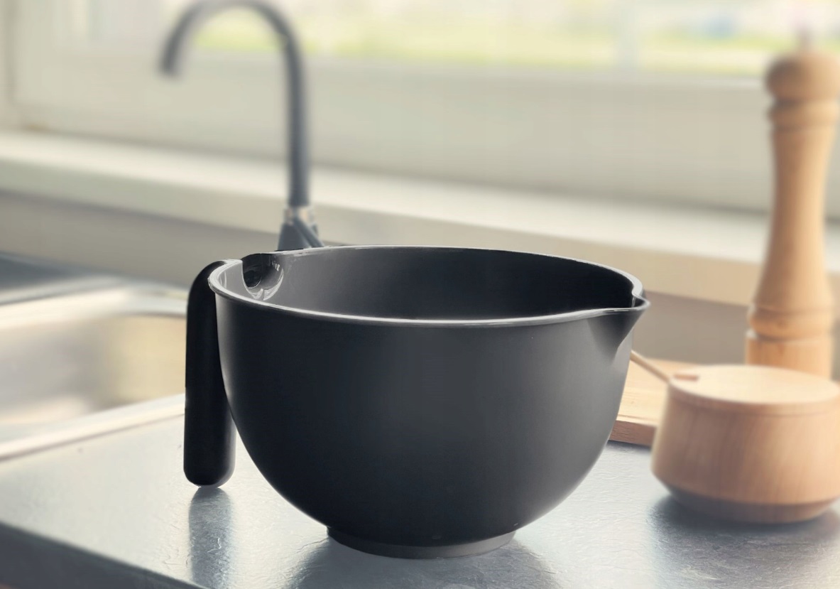 MISKA PLASTIKOWA KUCHENNA Z RACZKĄ PRACTIC 1,5 L GRAFIT