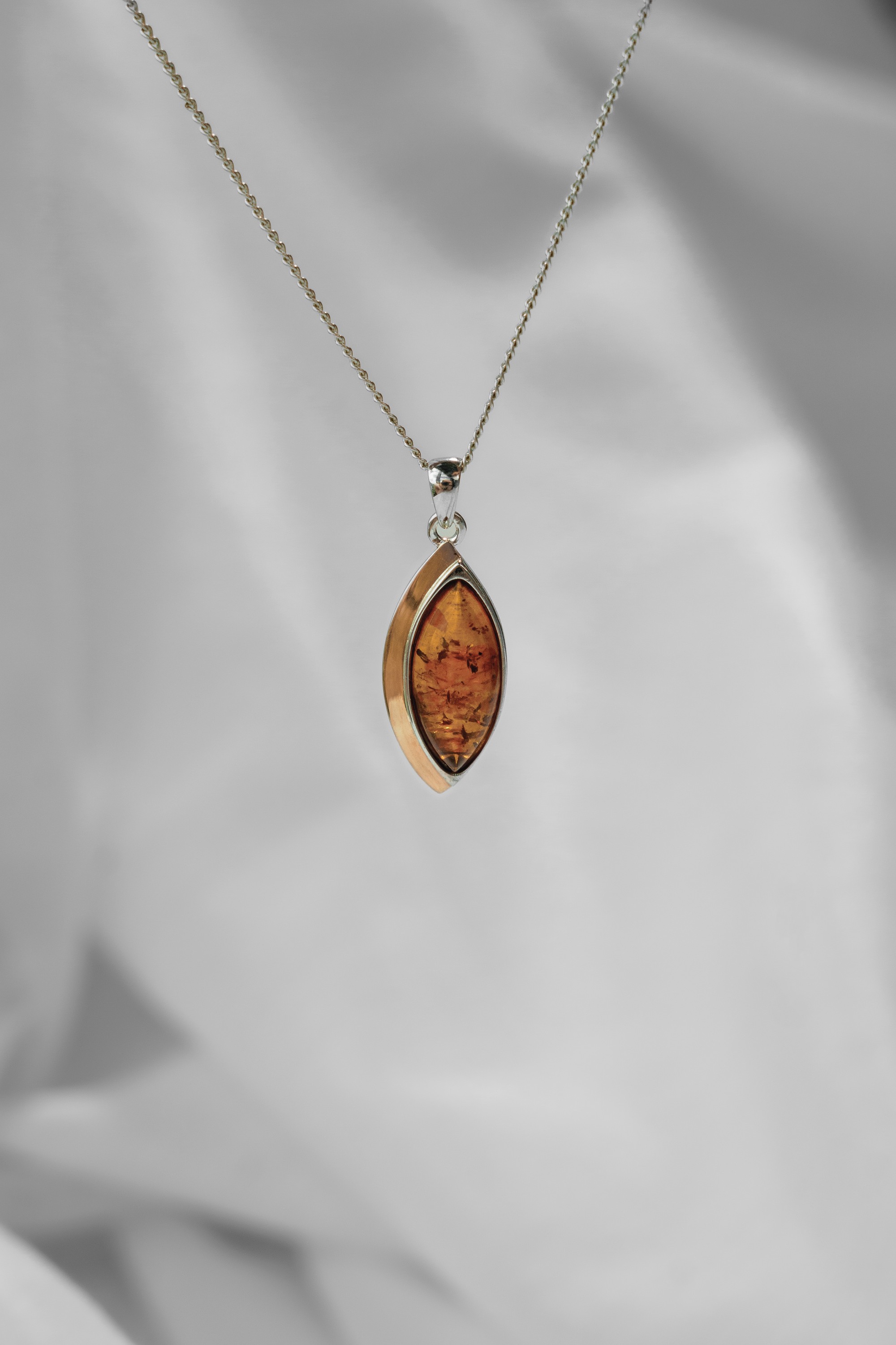 Zawieszka srebrna ze złotem i bursztynem 153 zdjęcie 3