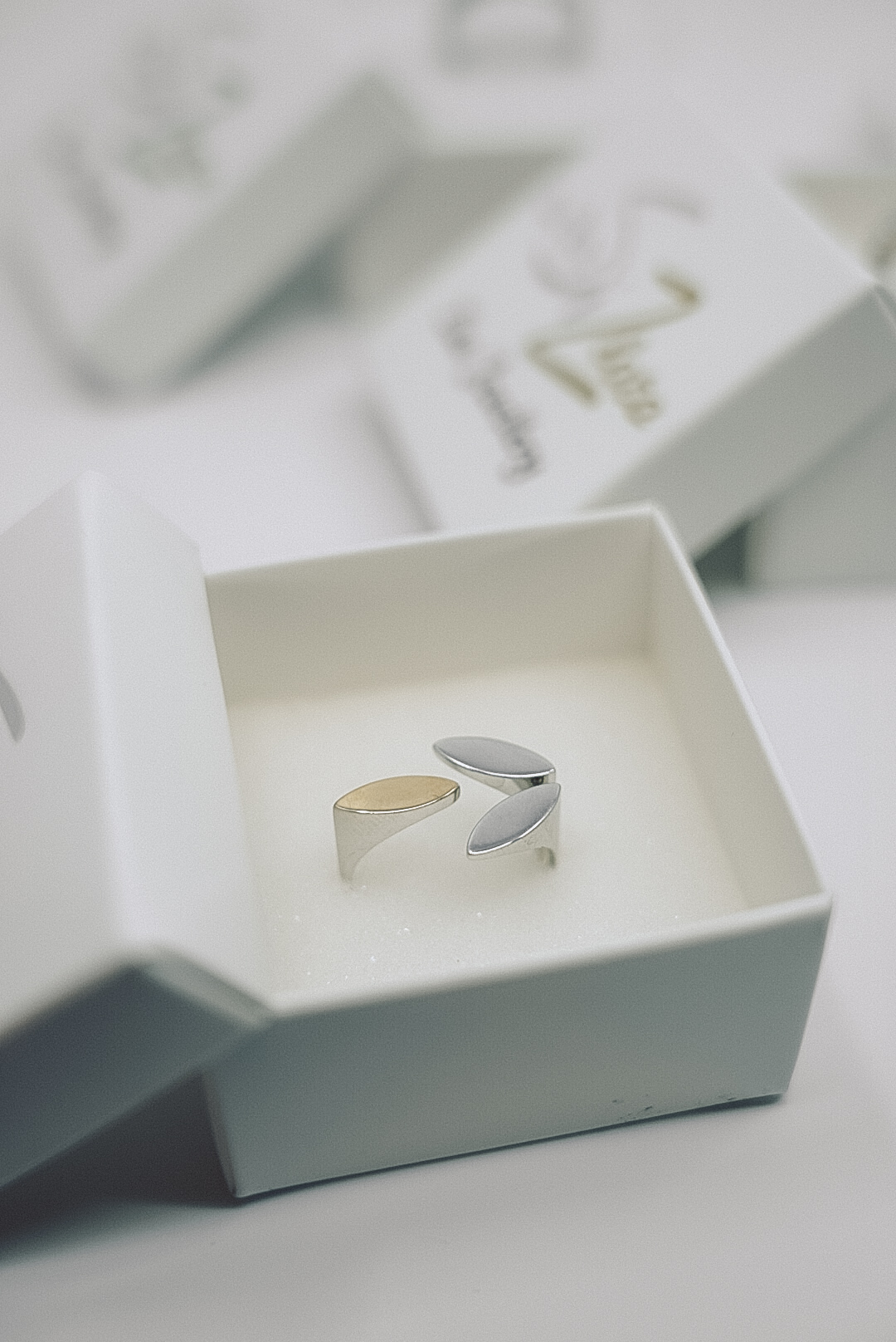 PIERŚCIONEK SREBRNY ZE ZŁOTEM 1197 zdjęcie 2