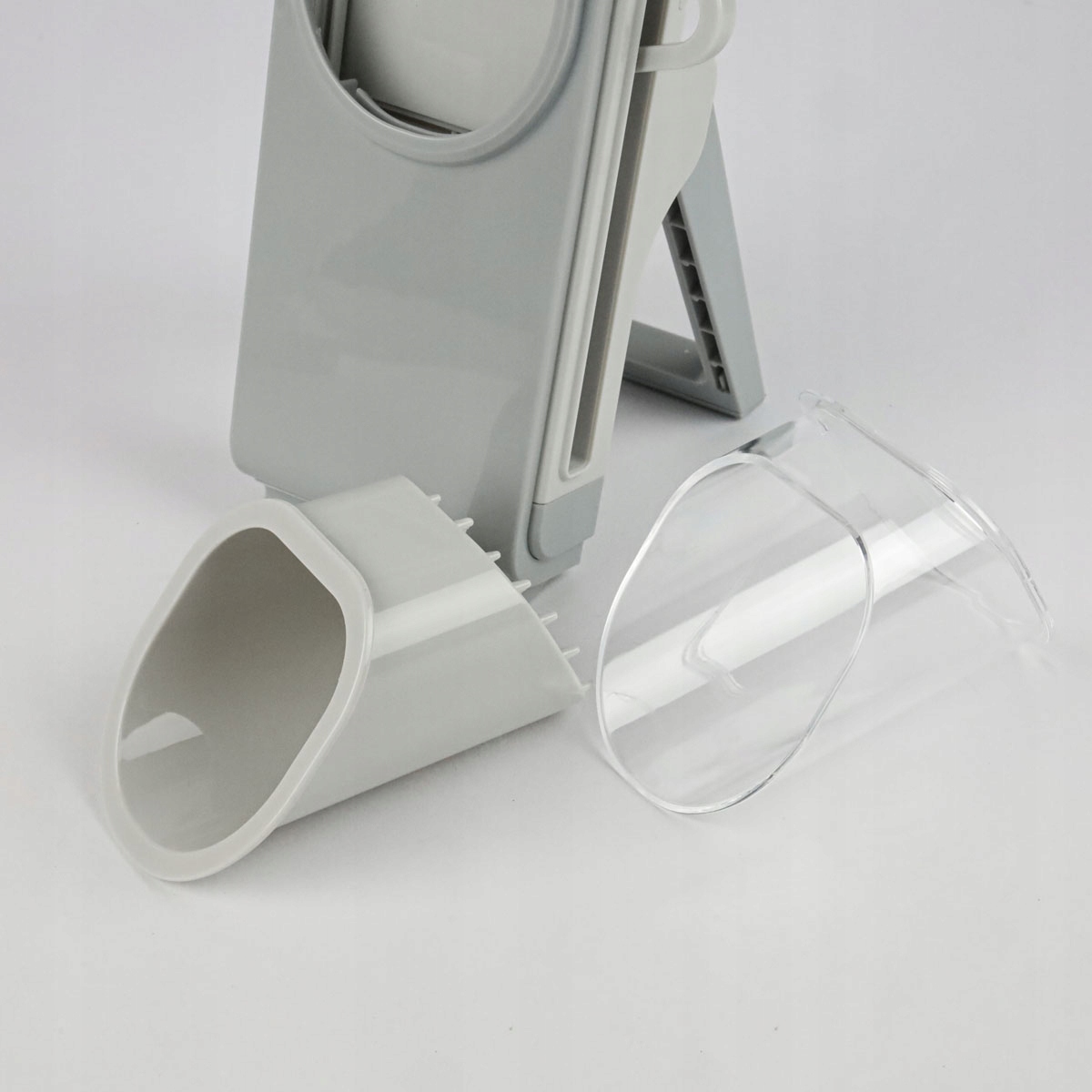 KRAJALNICA DO WARZYW Z POJEMNIKIEM I WYMIENNYMI NAKŁADKAMI TARKA