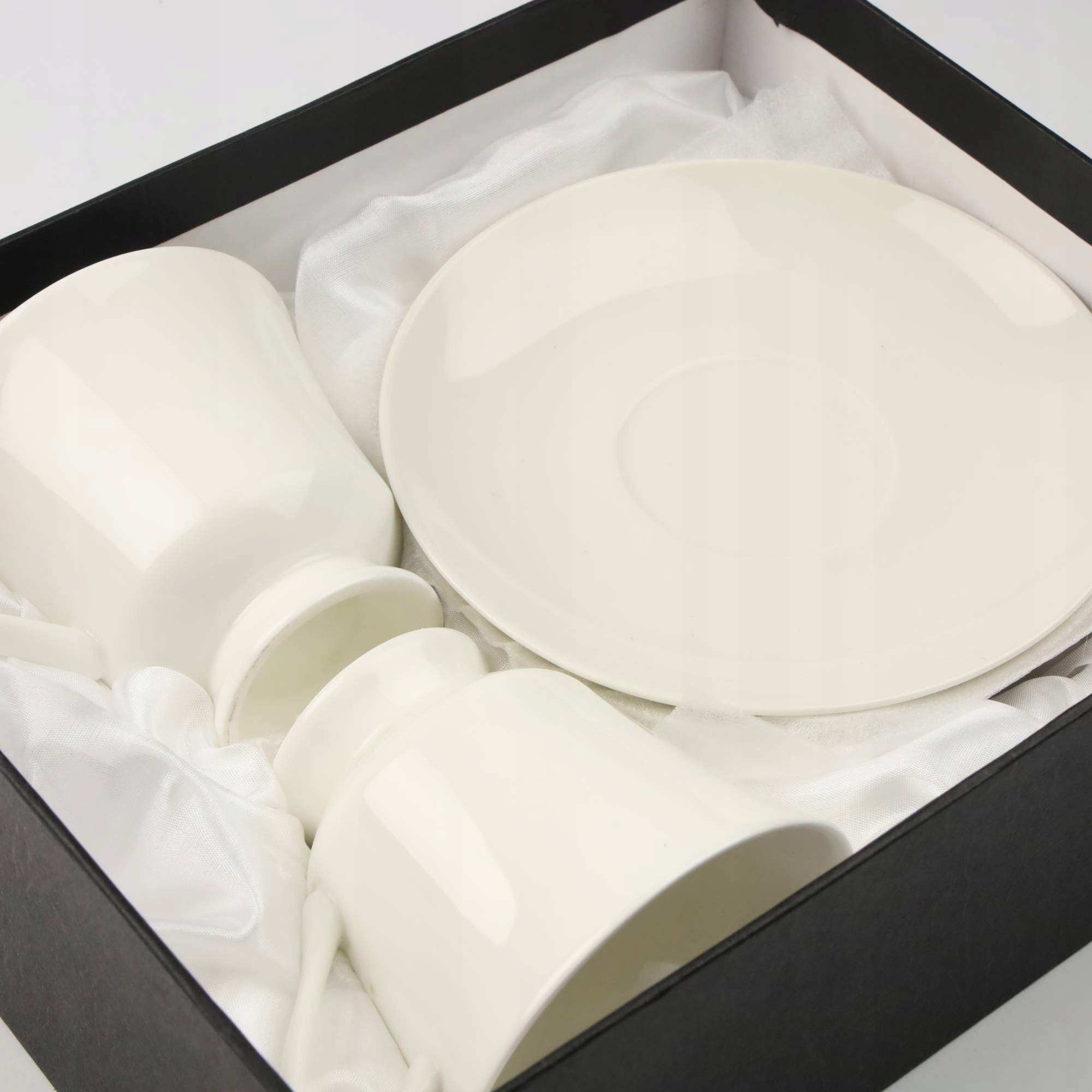 ZESTAW NA PREZENT FILIŻANEK 220 ML Z TALERZYKAMI PORCELANA DO KAWY HERBATY