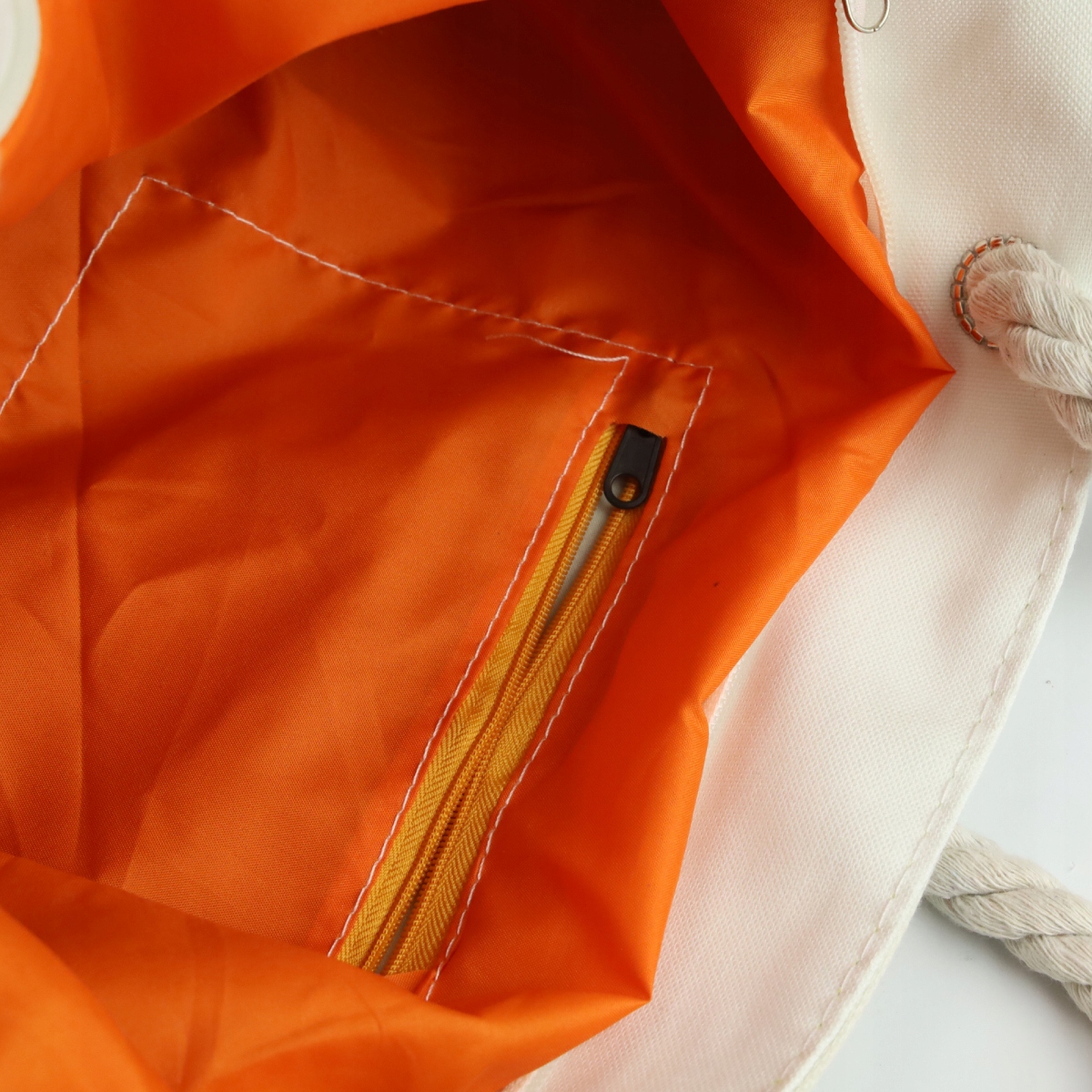 TORBA PLAŻOWA MIEJSKA MATERIAŁOWA Z PODSZEWKĄ SHOPPER NA RAMIĘ Z ZAMKIEM