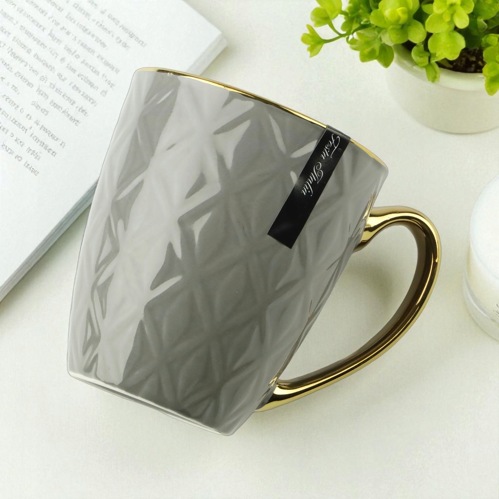 PORCELANOWY KUBEK NA KAWĘ HERBATĘ SZARY ZDOBIONY ZE ZŁOTYM UCHEM 360ML