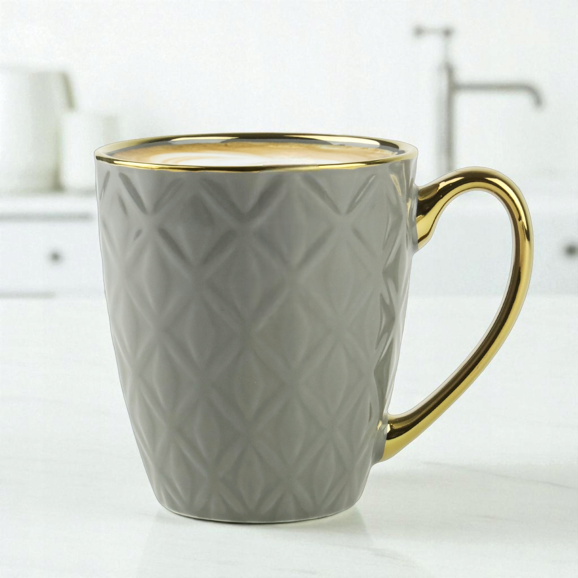 PORCELANOWY KUBEK NA KAWĘ HERBATĘ SZARY ZDOBIONY ZE ZŁOTYM UCHEM 360ML