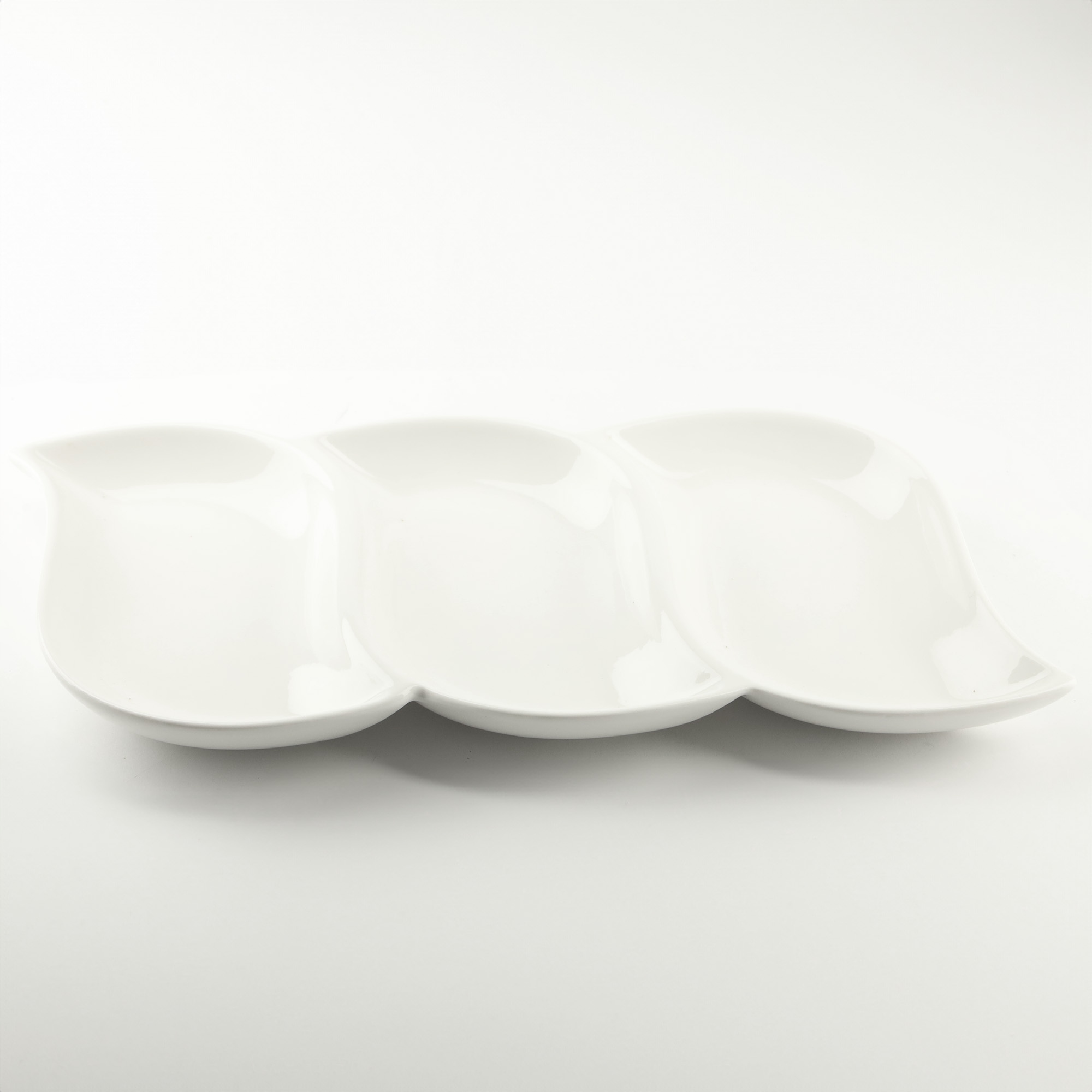 PÓŁMISEK PORCELANOWY TRÓJDZIELNY NA SOSY PRZEKĄSKI SŁODYCZE OWOCE 28X17CM