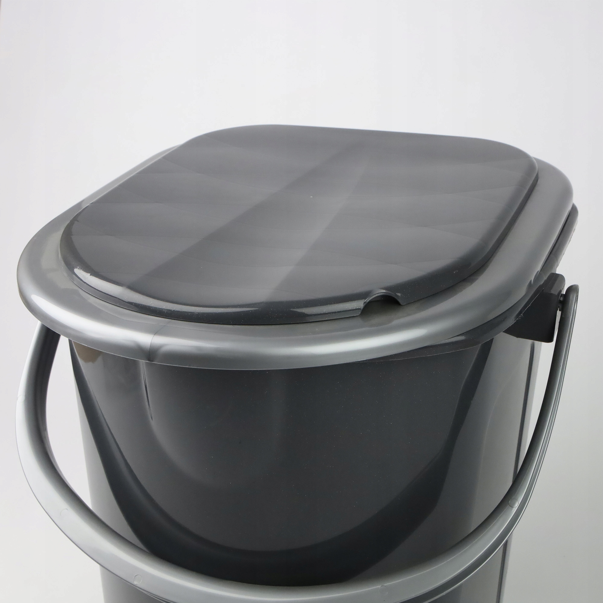 WIADRO WC MOBILNA TOALETA TURYSTYCZNA SZARA 22L Z POKRYWĄ I UCHWYTEM PODRÓŻ