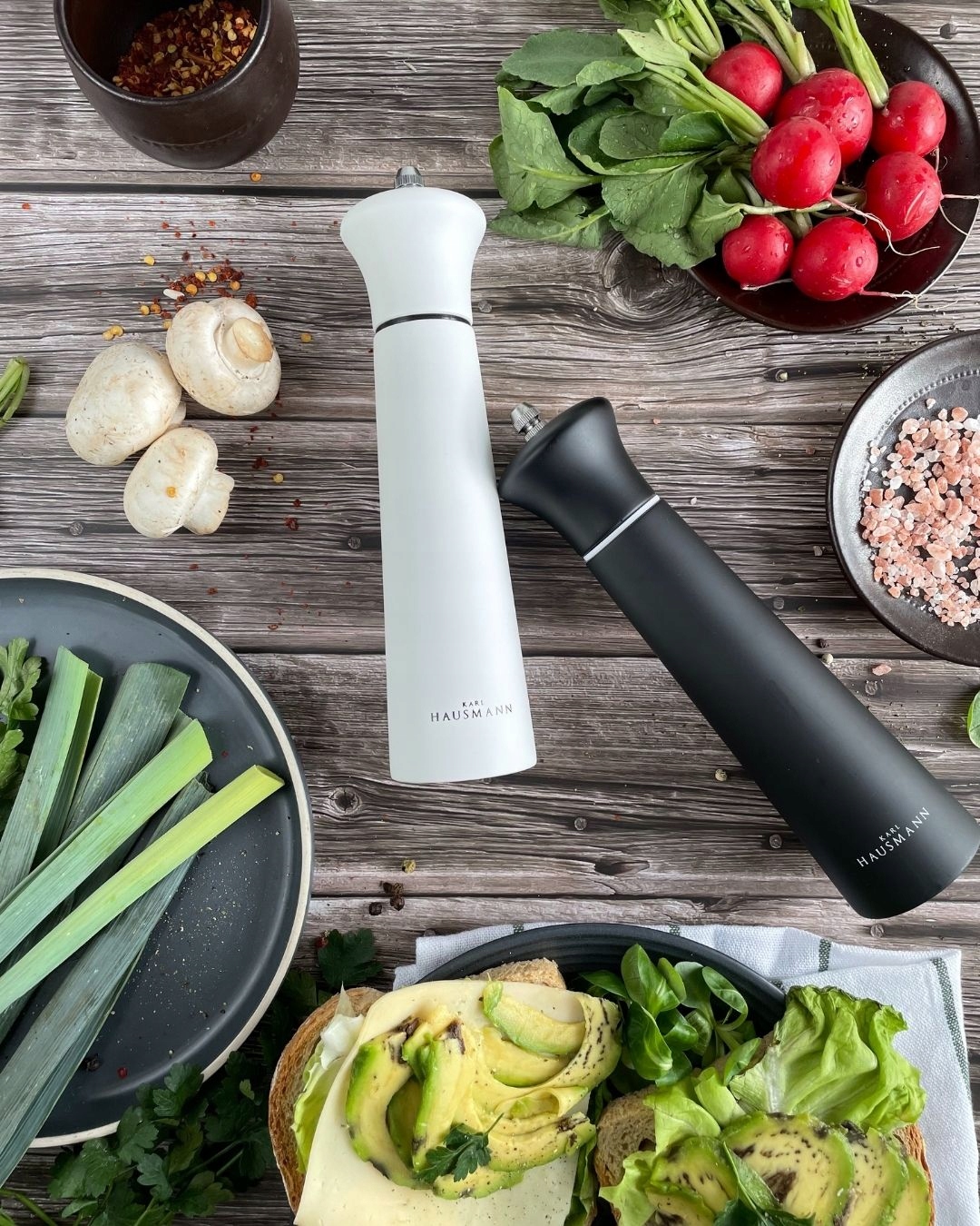 MŁYNEK RĘCZNY ZESTAW 2 SZT DO MIELENIA SOLI PIEPRZU PRZYPRAW BIAŁY I CZARNY