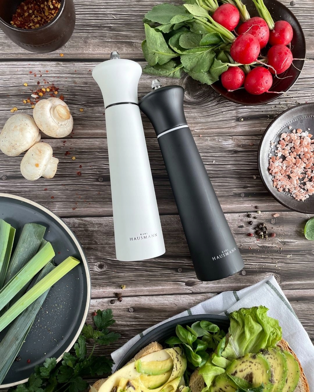 MŁYNEK RĘCZNY ZESTAW 2 SZT DO MIELENIA SOLI PIEPRZU PRZYPRAW BIAŁY I CZARNY