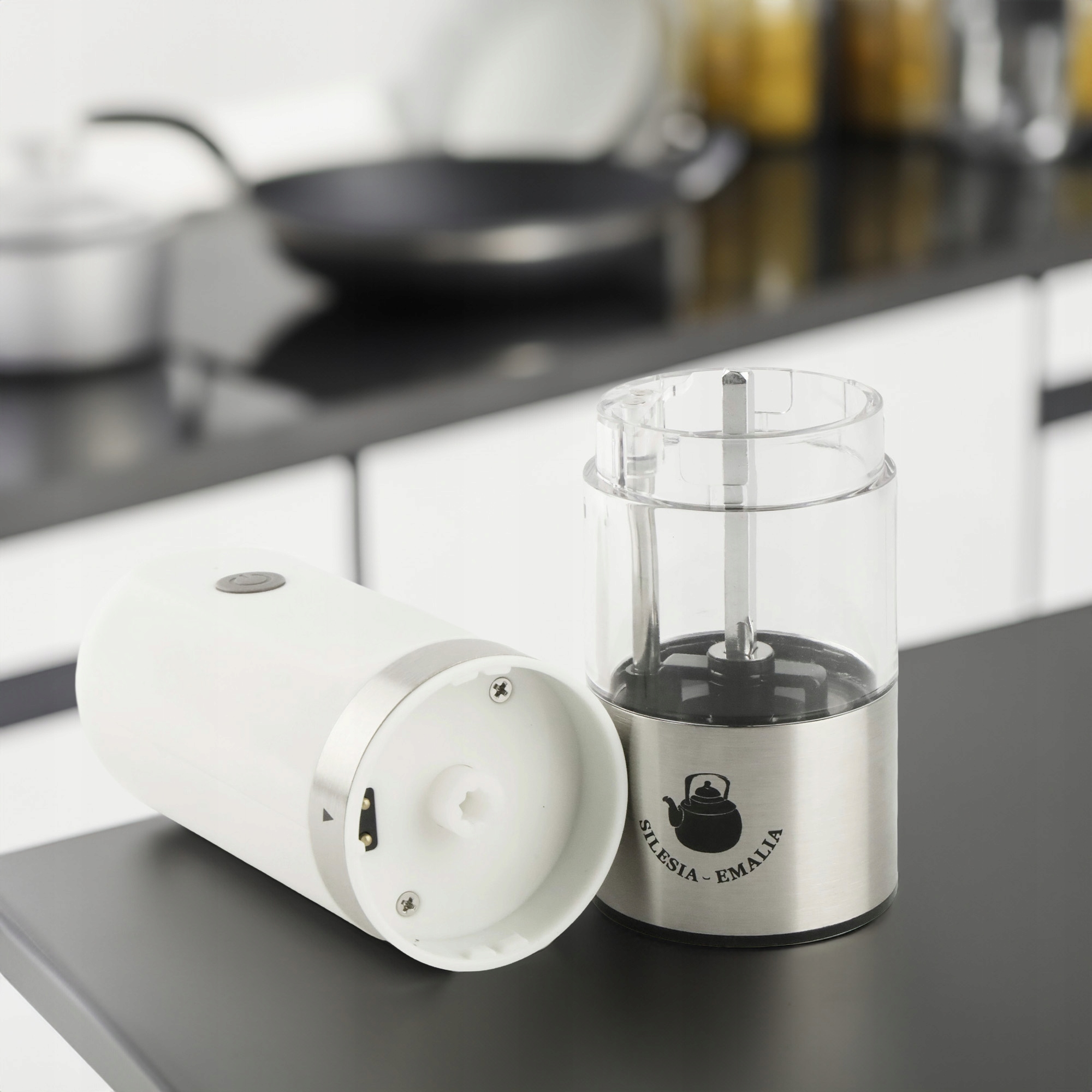 MŁYNEK ELEKTRYCZNY DO MIELENIA BIAŁY PRZYPRAW SOLI PIEPRZU PRZYPRAW NA USB