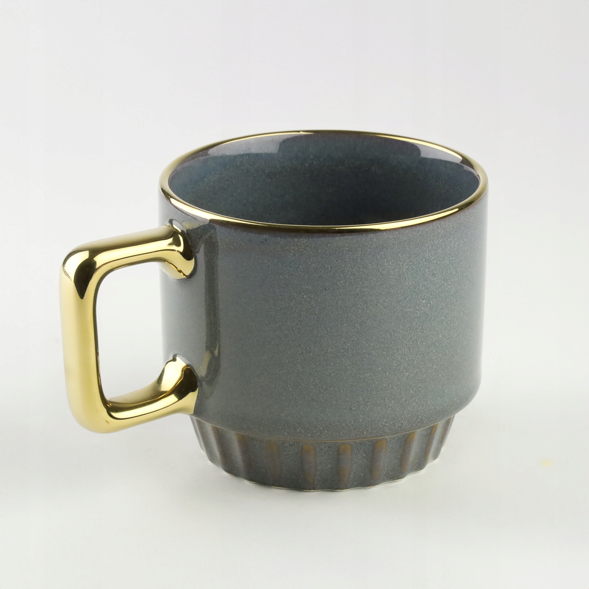 CERAMICZNY KUBEK NA KAWĘ HERBATĘ GRANATOWY ZDOBIONY ZE ZŁOTYM UCHEM 320ML