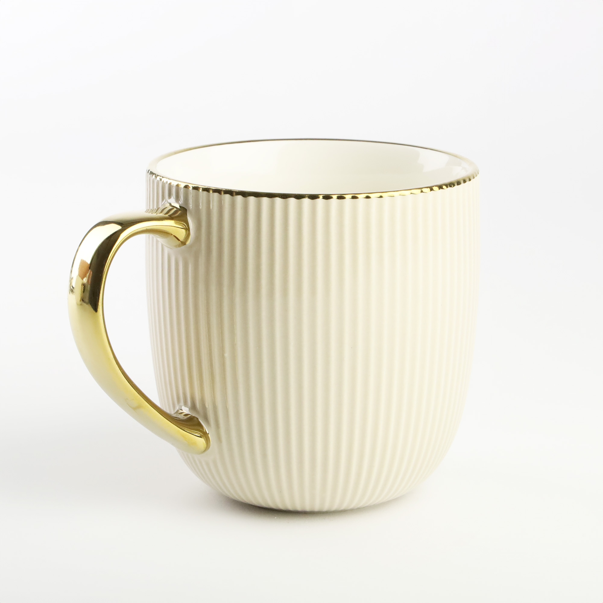 PORCELANOWY KUBEK NA KAWĘ HERBATĘ BEŻOWY ZDOBIONY ZE ZŁOTYM UCHEM 400ML