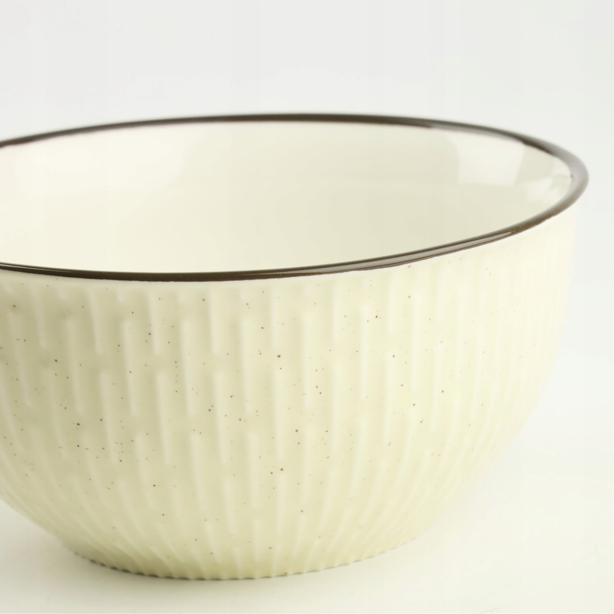 CERAMICZNA SALATERKA NA ZUPĘ OWOCE PRZEKĄSKI BEŻOWA ZDOBIONA Z WZOREM 510ML